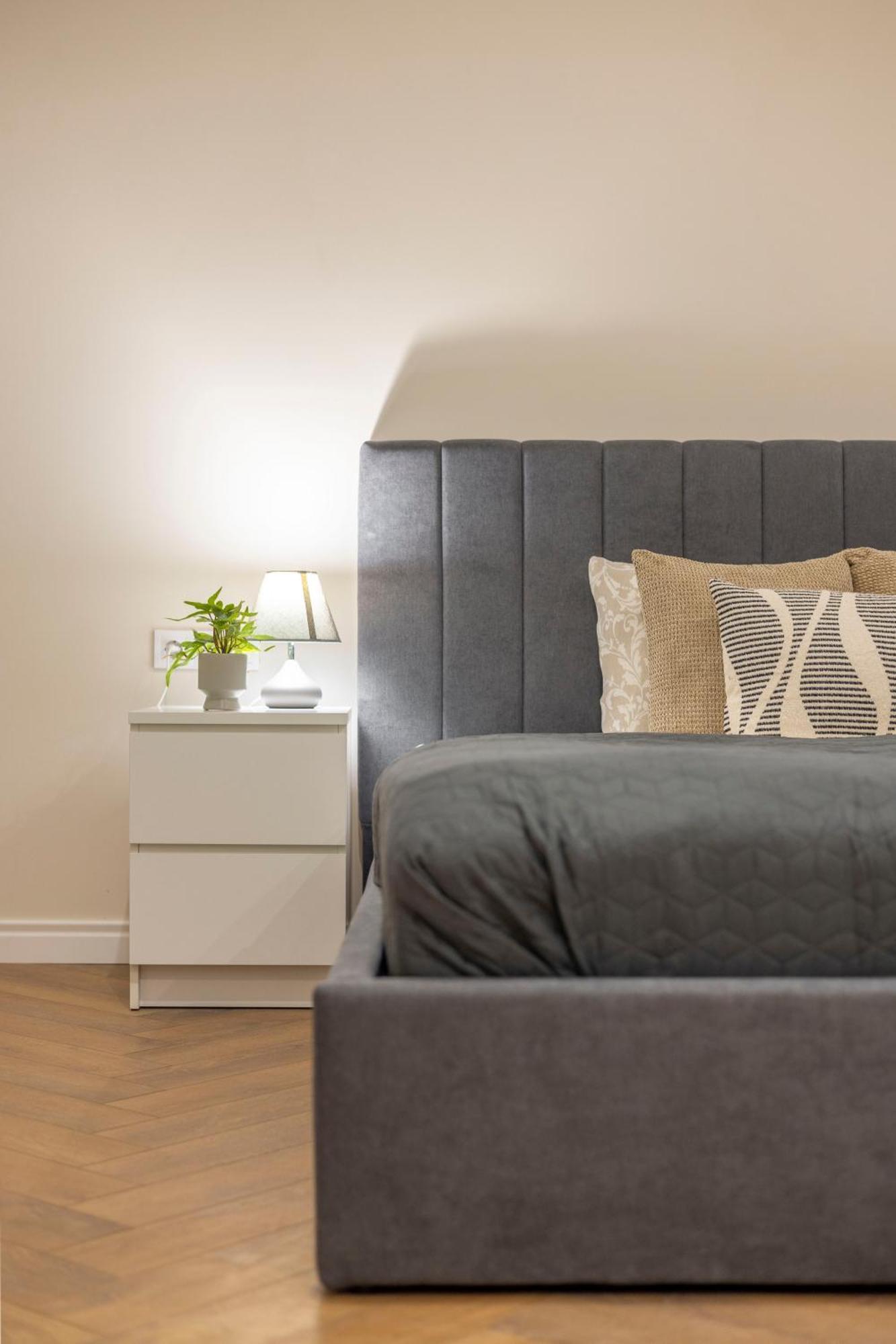 Deluxe & Grand Z15 In A Prime Location Apartment