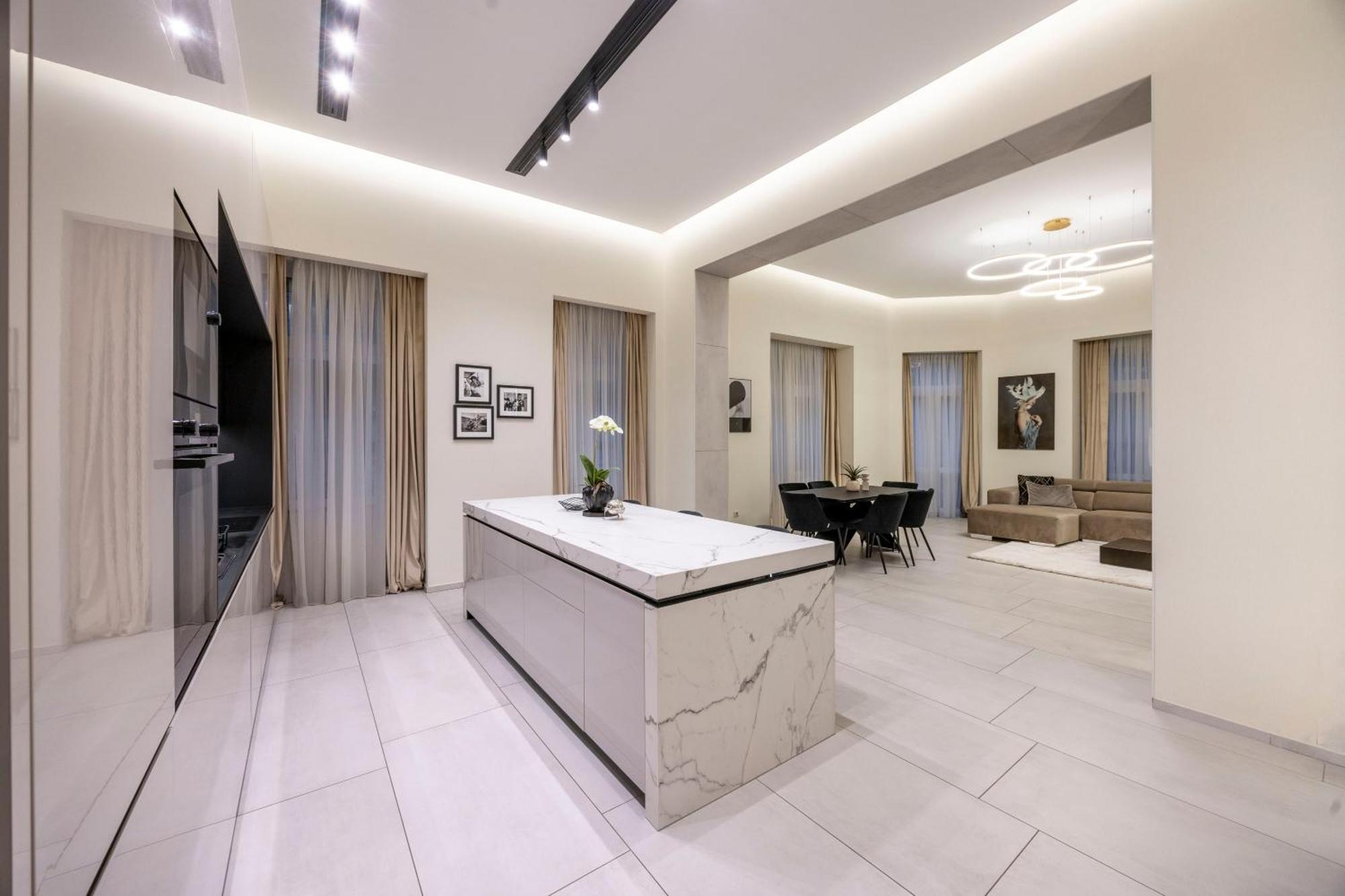 Luxurious High-end Grand In The Center Of * Budapest