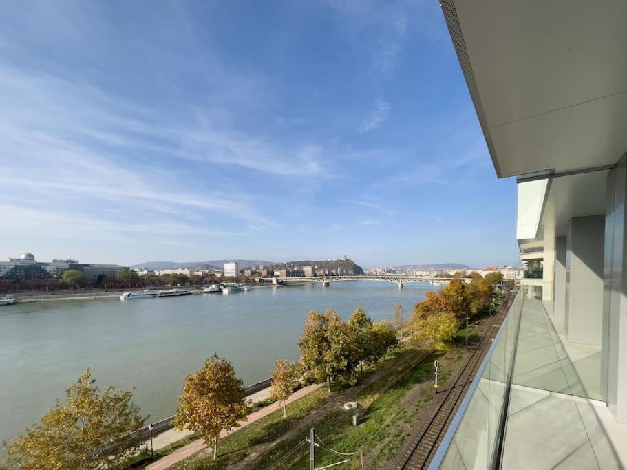 Panorama At Infinity Boedapest