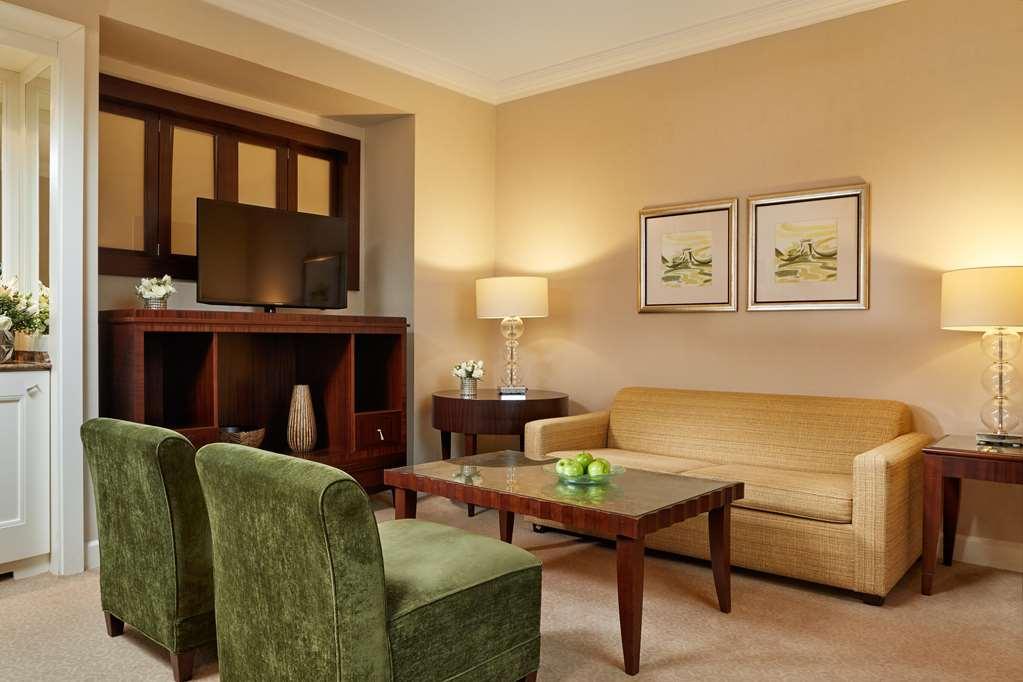 Hotel Corinthia