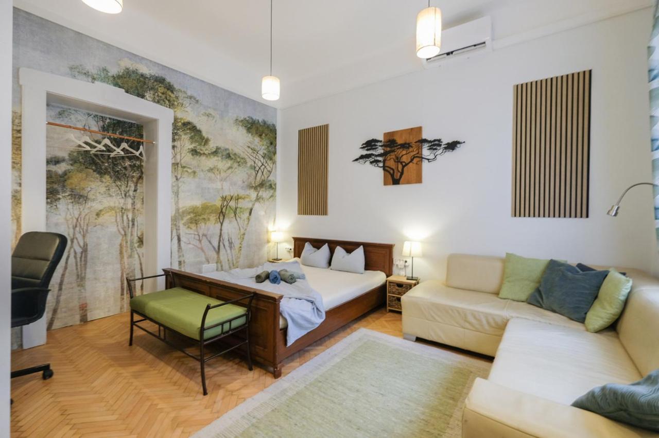 Acacia Budapest