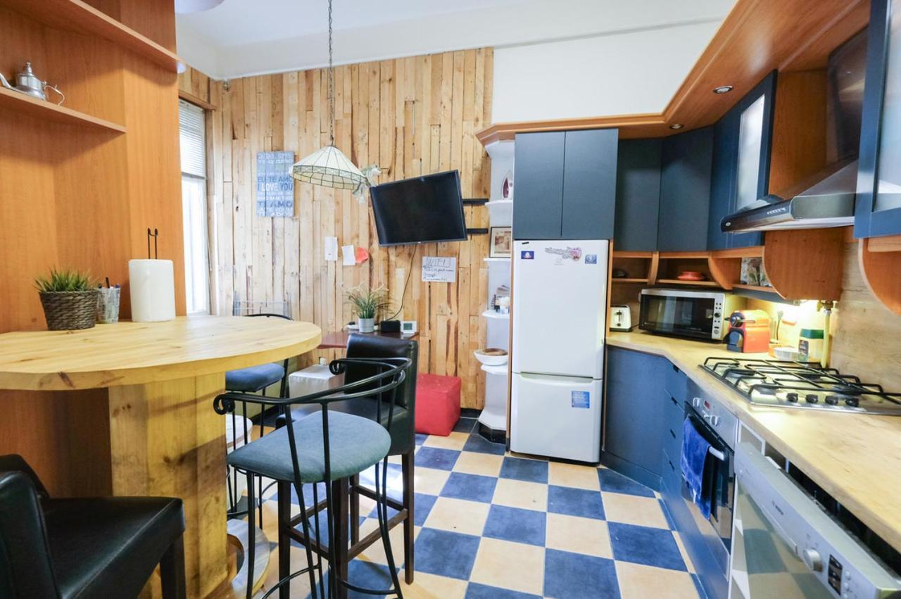 Acacia * Budapest