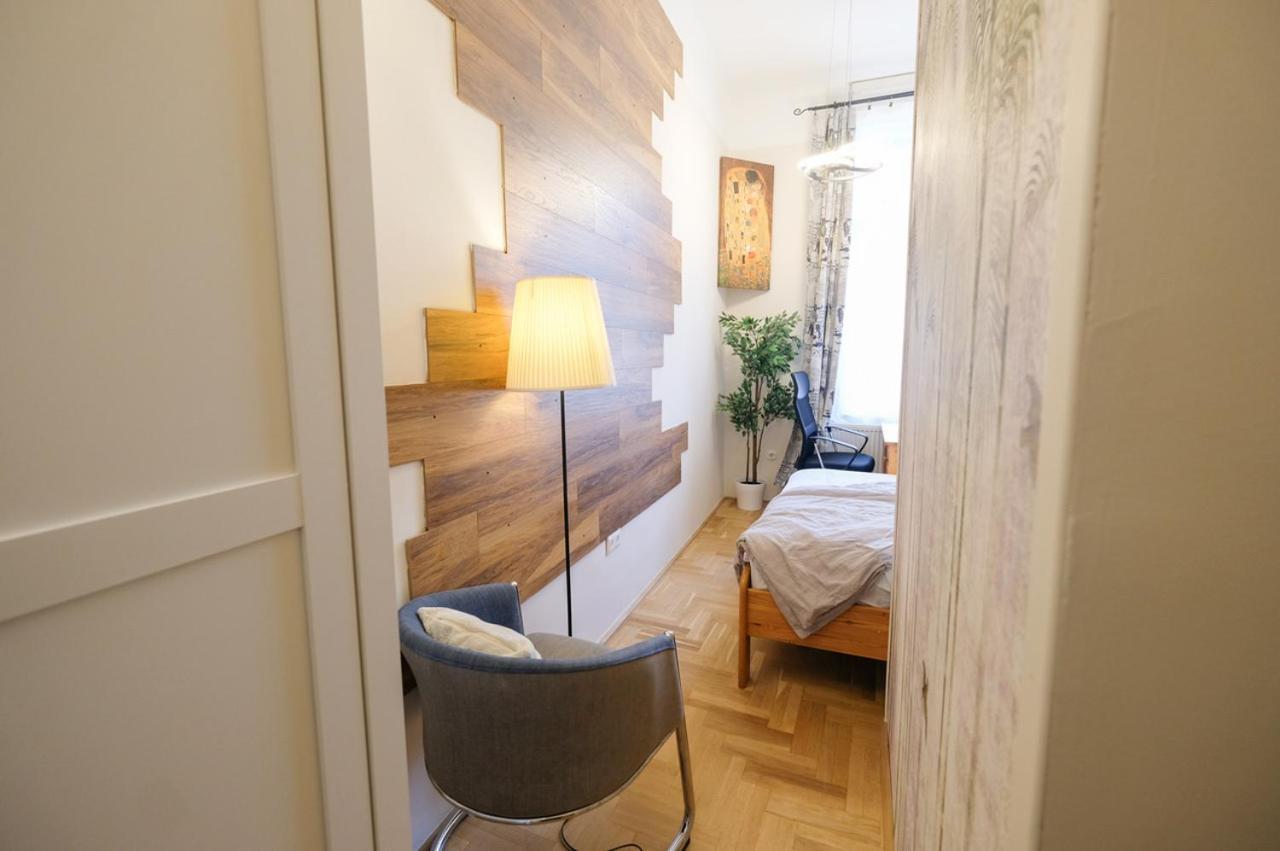 Acacia * Budapest
