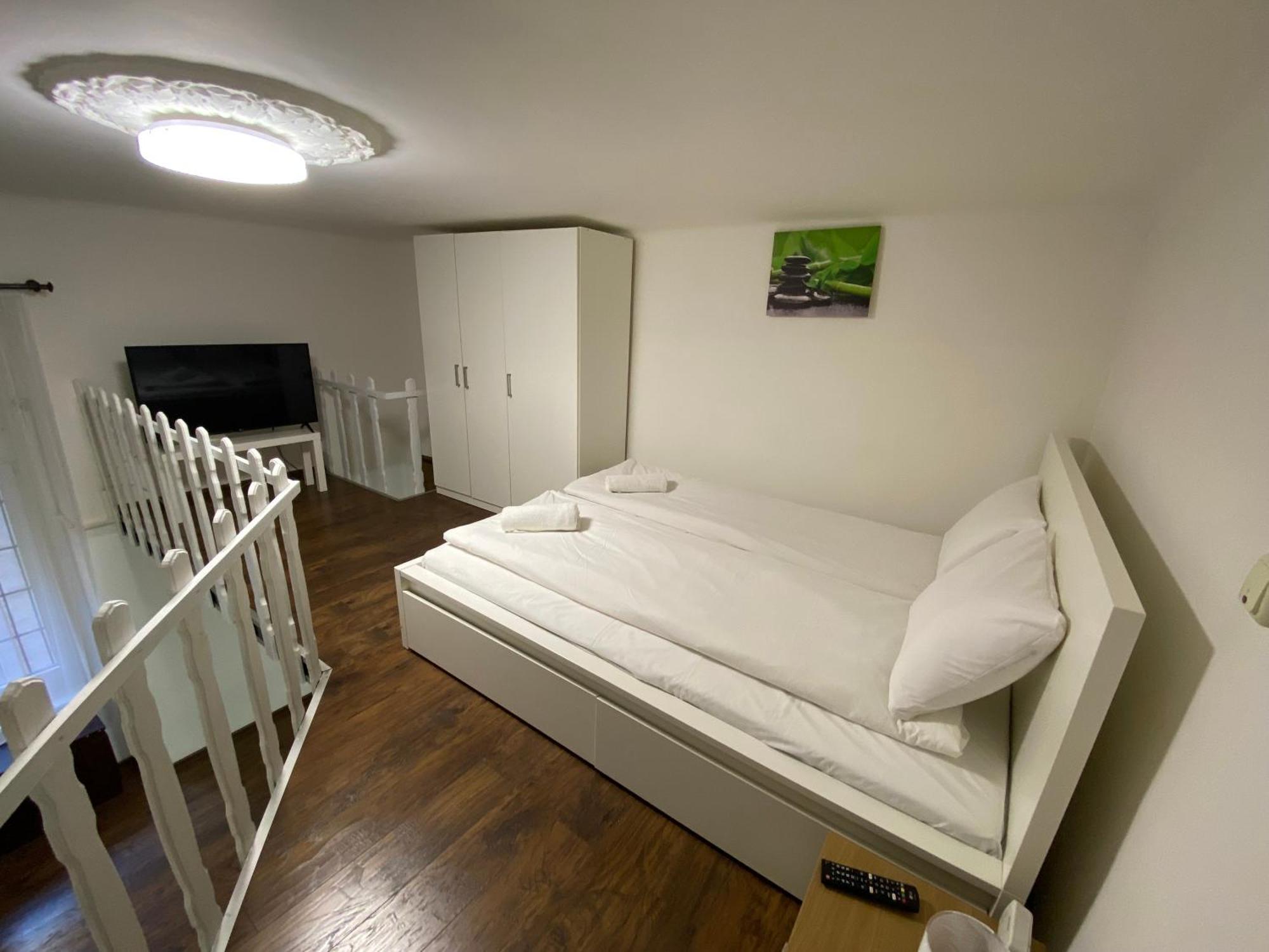 Elizabeth Apartment
