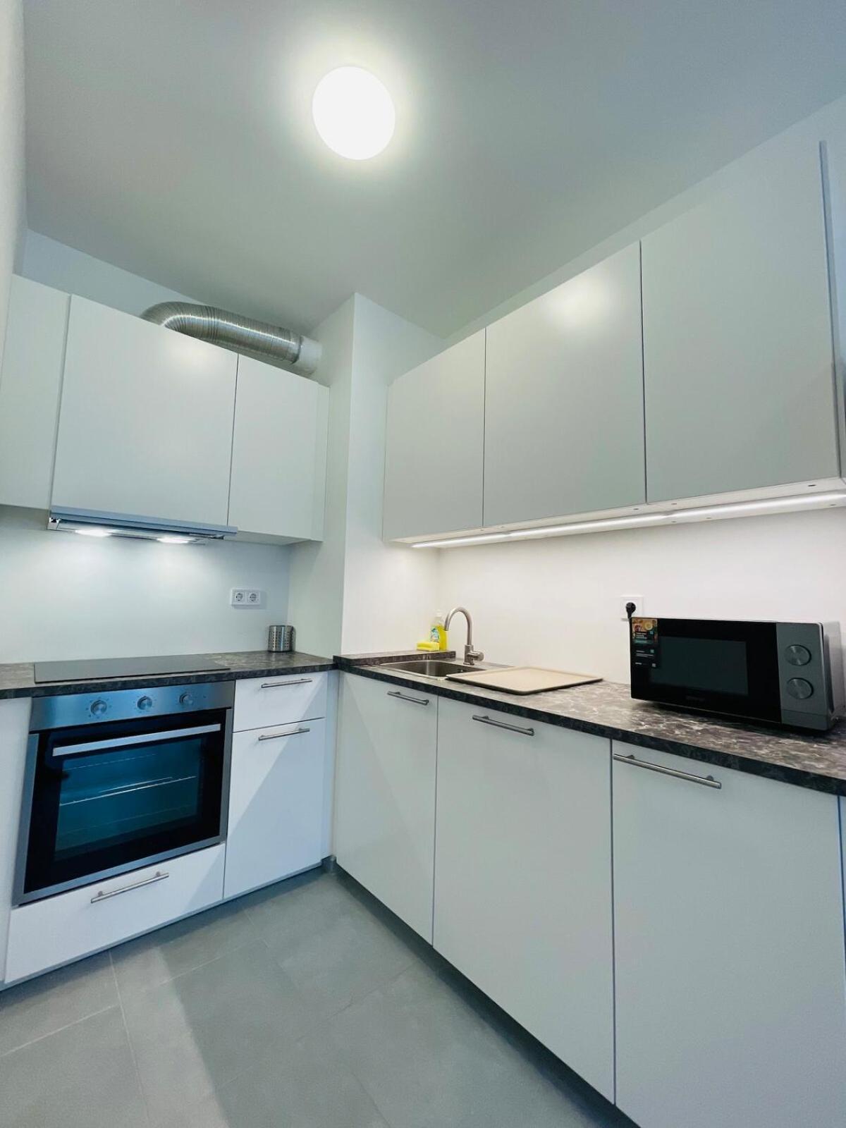 Apartment Westside Garden Modren With Free Parking