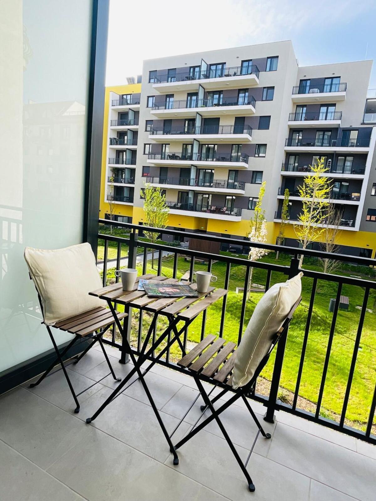 Apartment Westside Garden Modren With Free Parking *