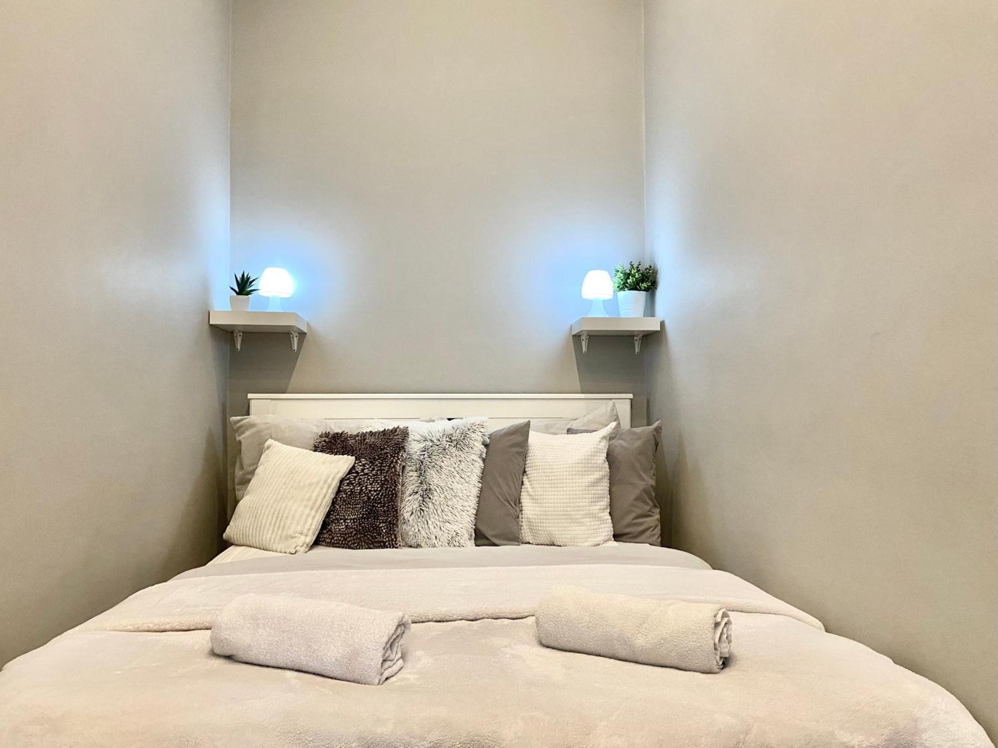 Free Parking, Airconditioning, 2 Bdr, Super Location Appartamento