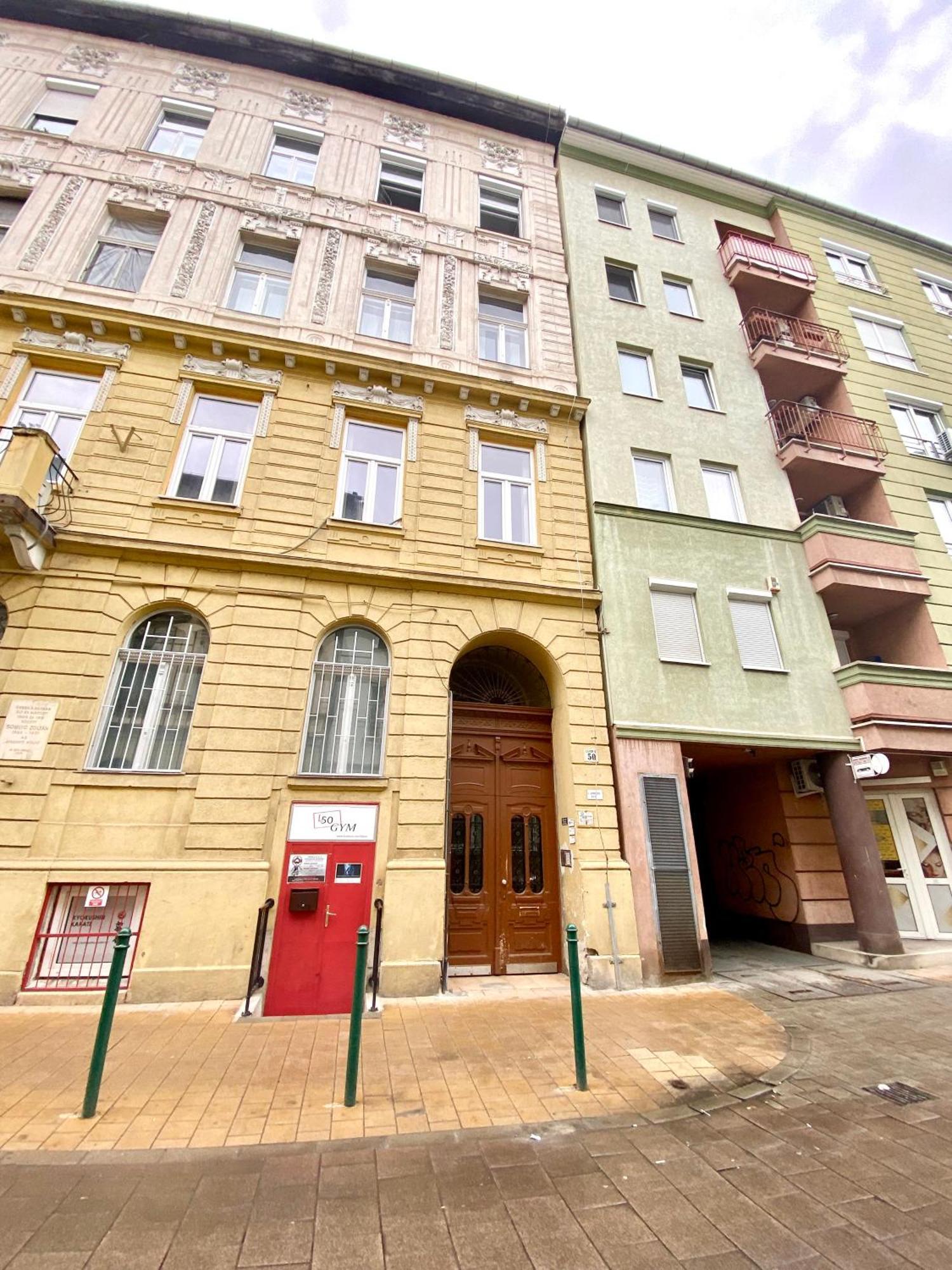 Free Parking, Airconditioning, 2 Bdr, Super Location Appartamento *