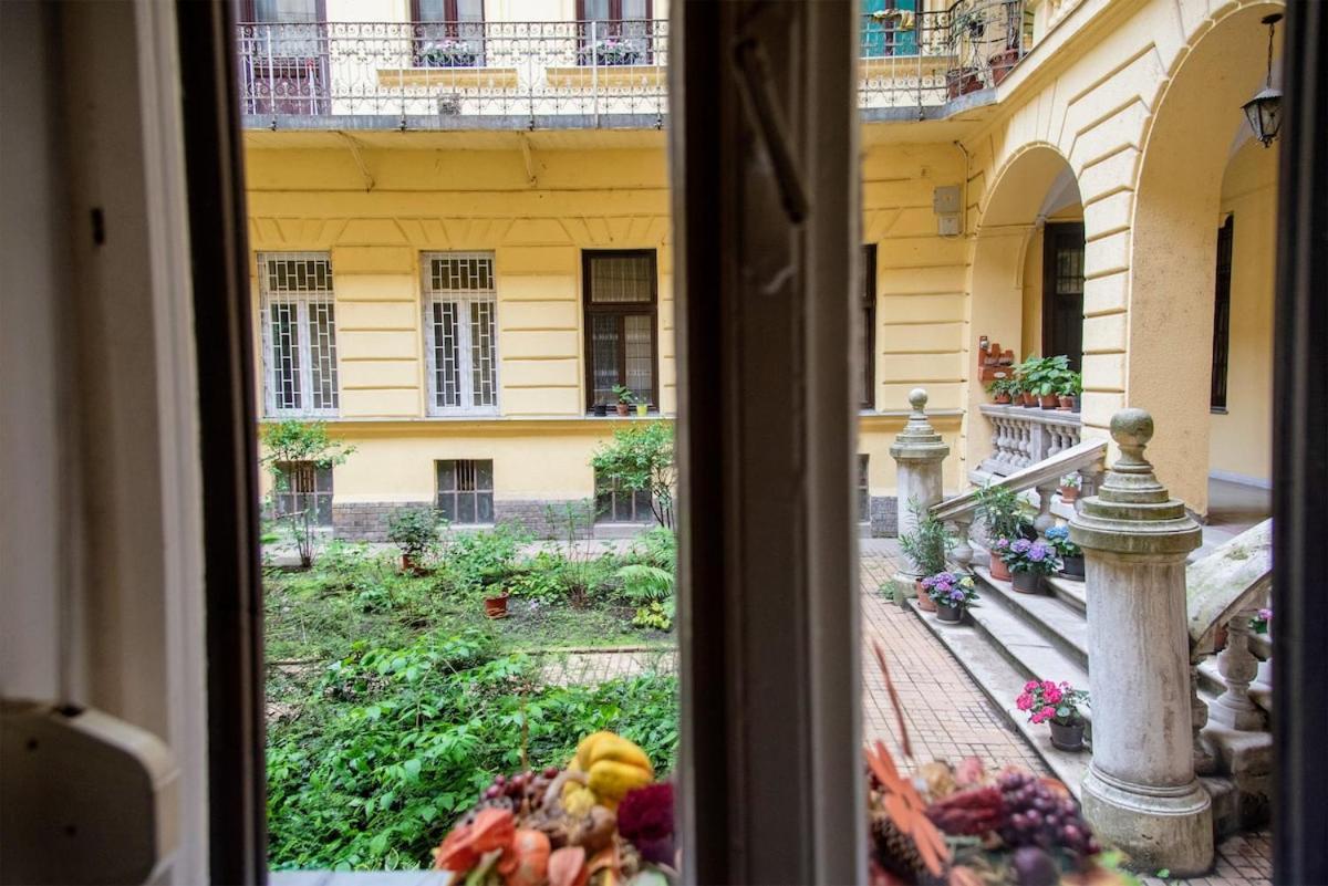 Friendly Vintage In The Downtown With Ac * Budapest