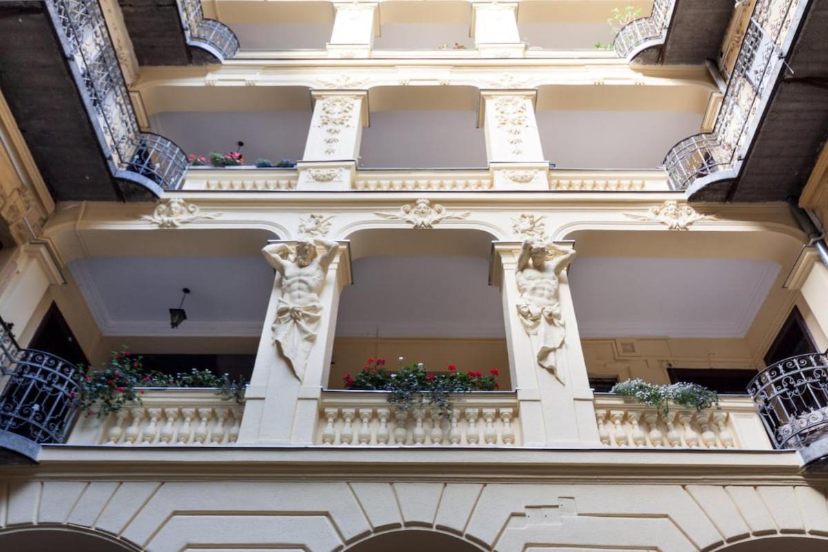 Friendly Vintage In The Downtown With Ac * Budapest