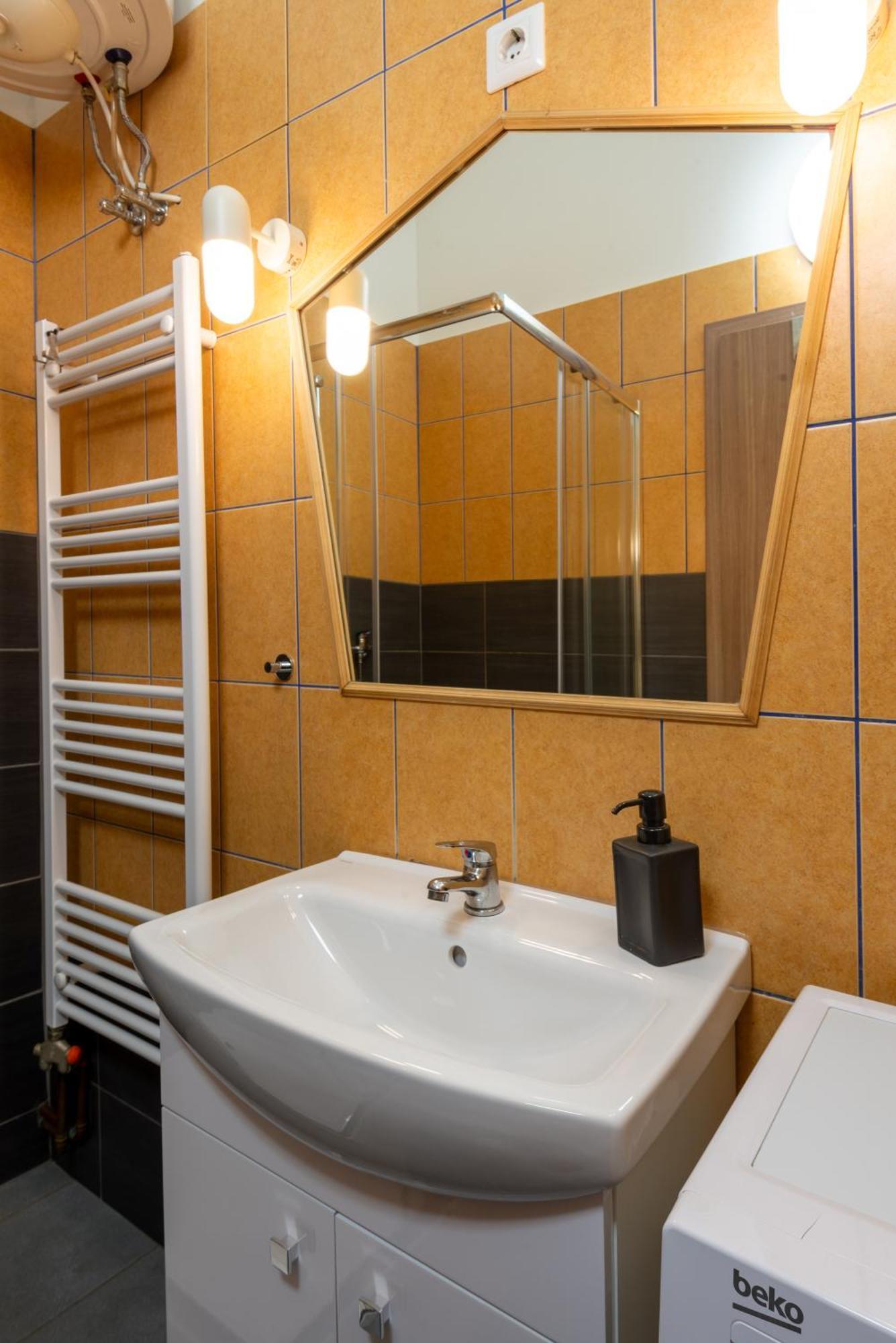 Apartamento With Good Transport Link 2