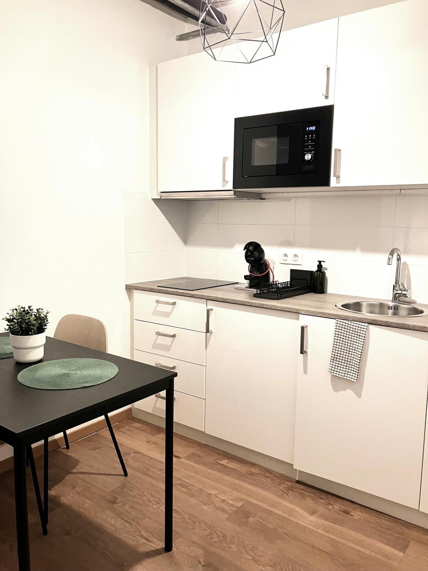 Vagabond Downtown 4*