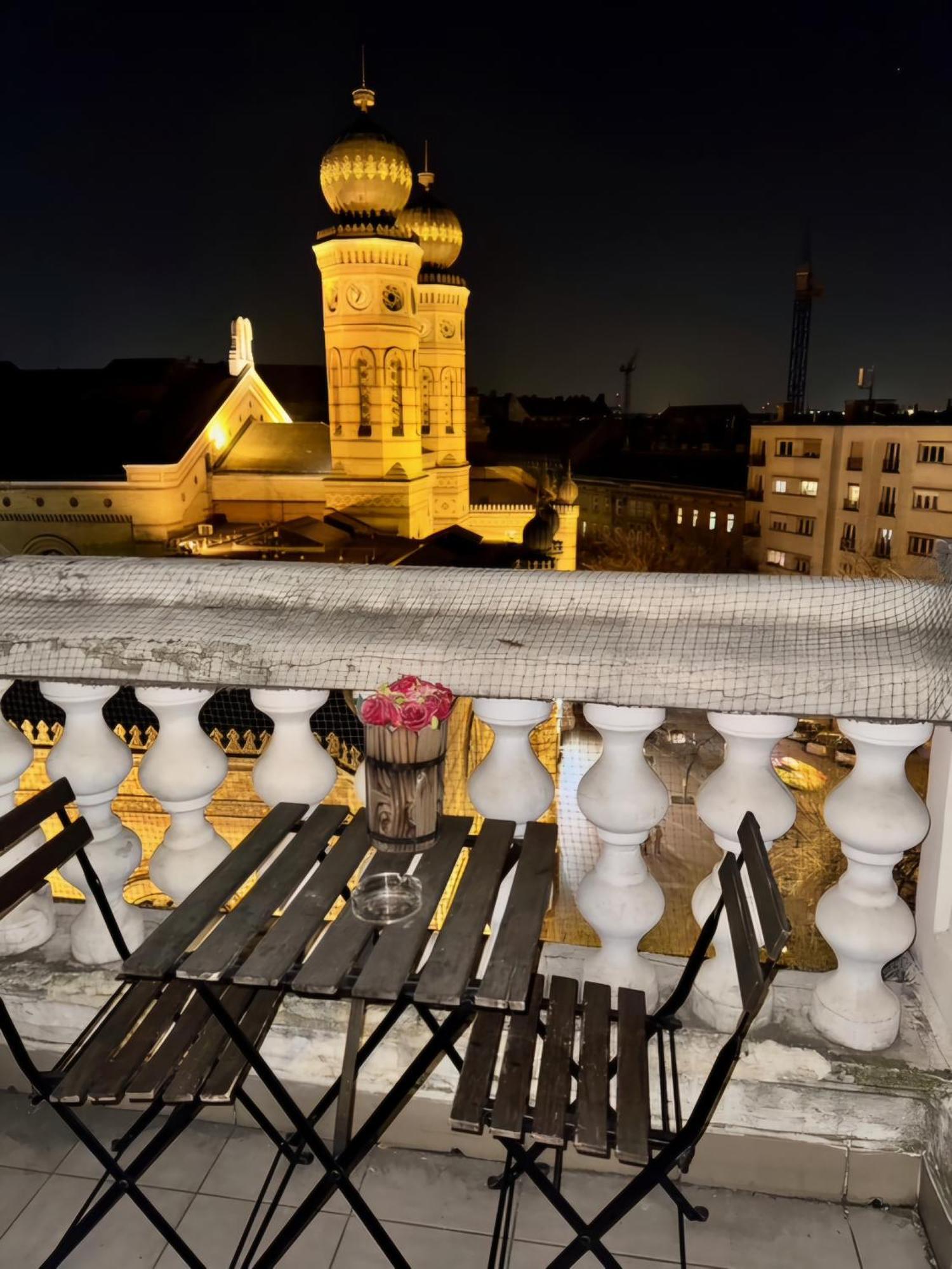 Synagogue View Apartmán