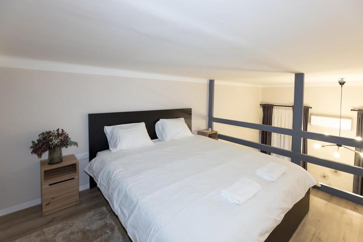 Center 2 Bedroom Apartment! Appartamento