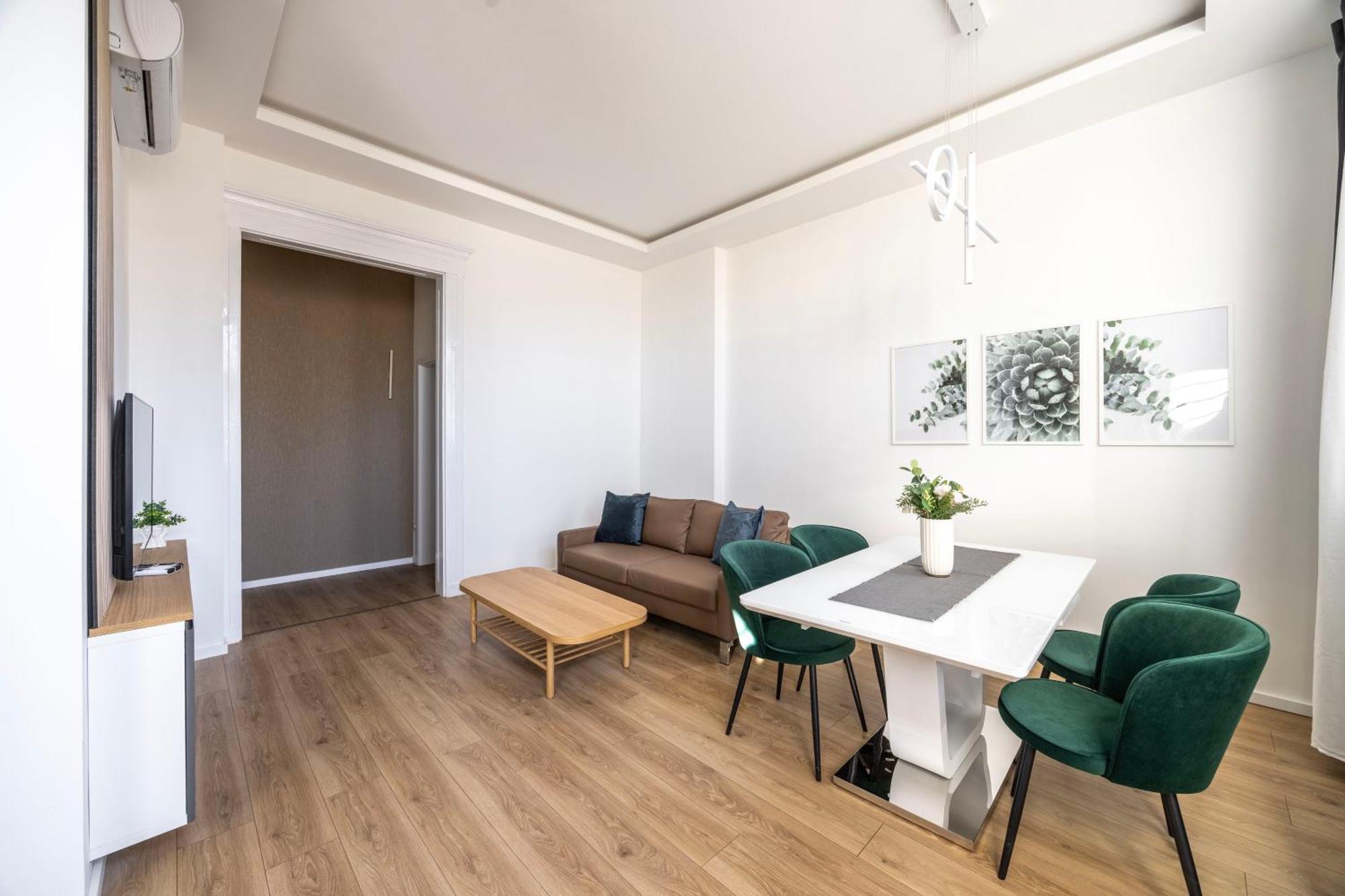 Charm & N8 By Prestige Homes Apartmán