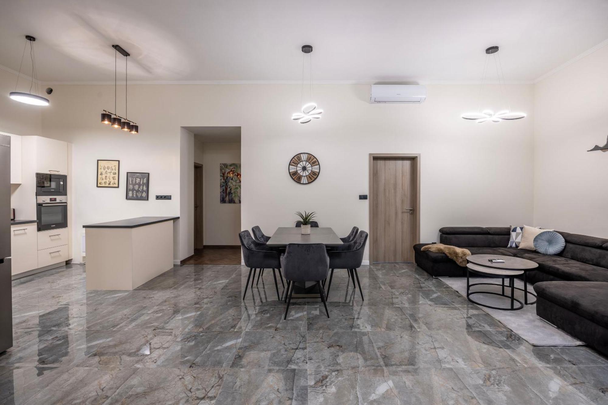 Exclusive & Grand Astoria In The Heart Of Apartmán