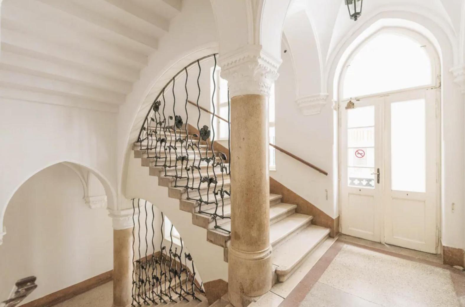 Luxury By Hi5- The Actor's Den Appartamento *