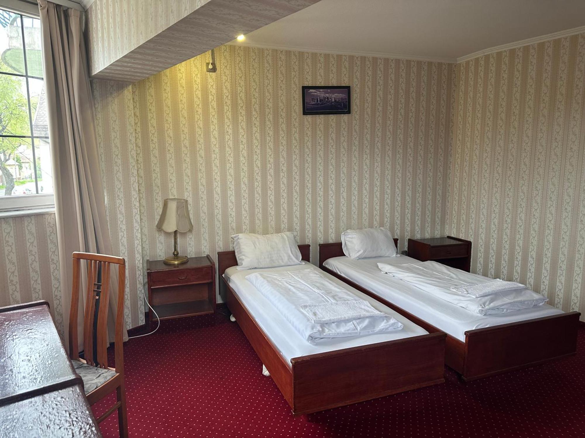 Amadeus Hotel 3*