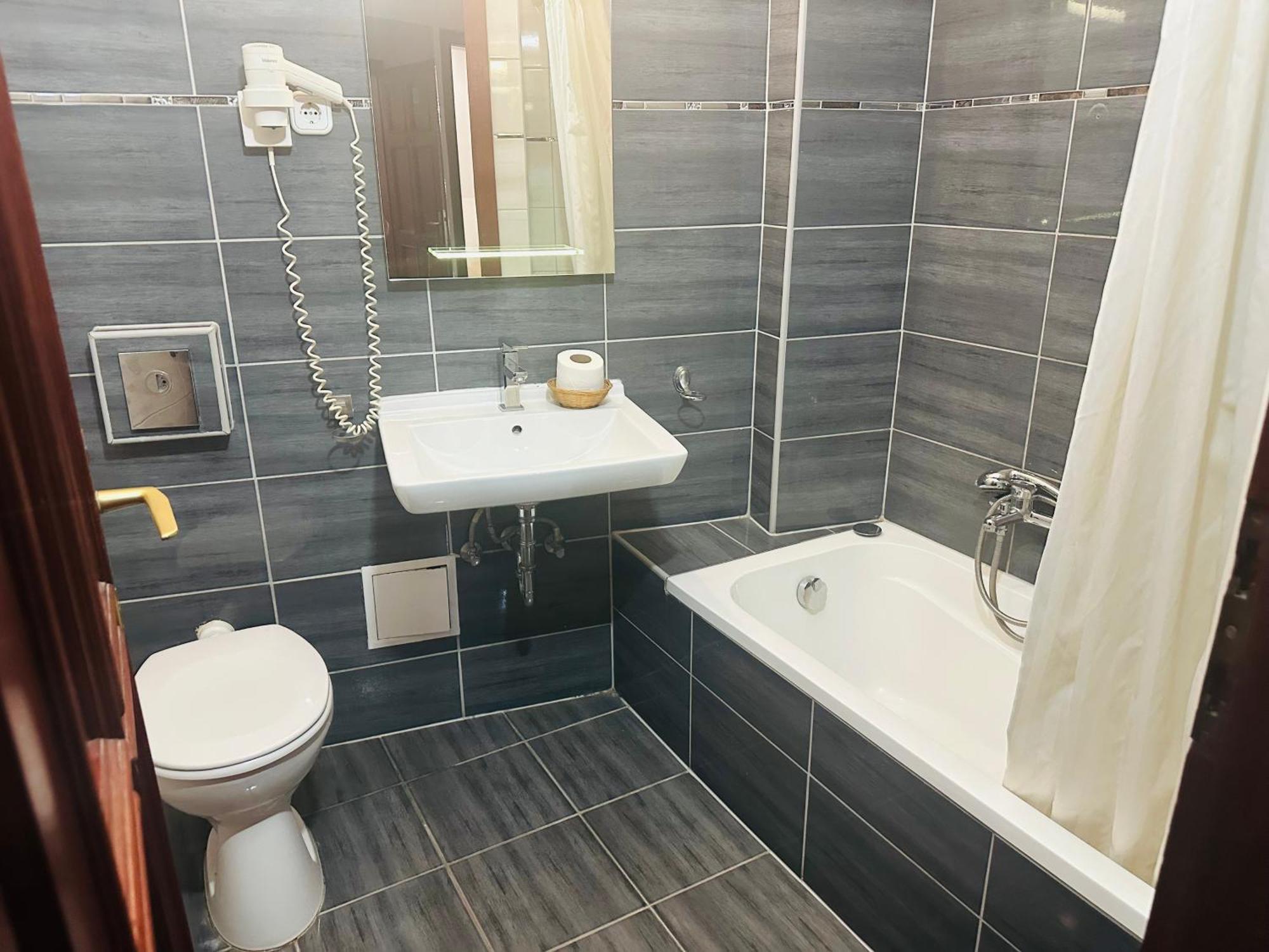 Hotel Amadeus 3*