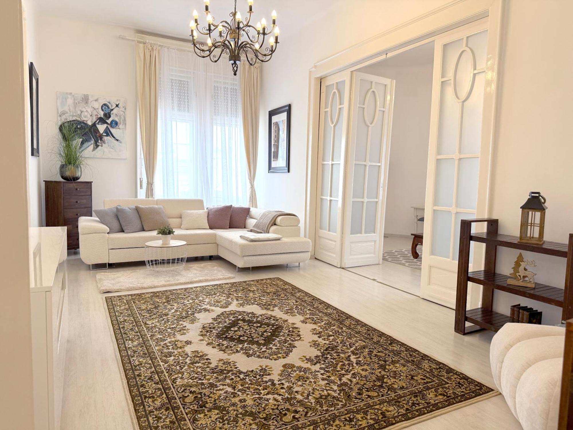 Elegant 125m2 In Center Of * Budapest
