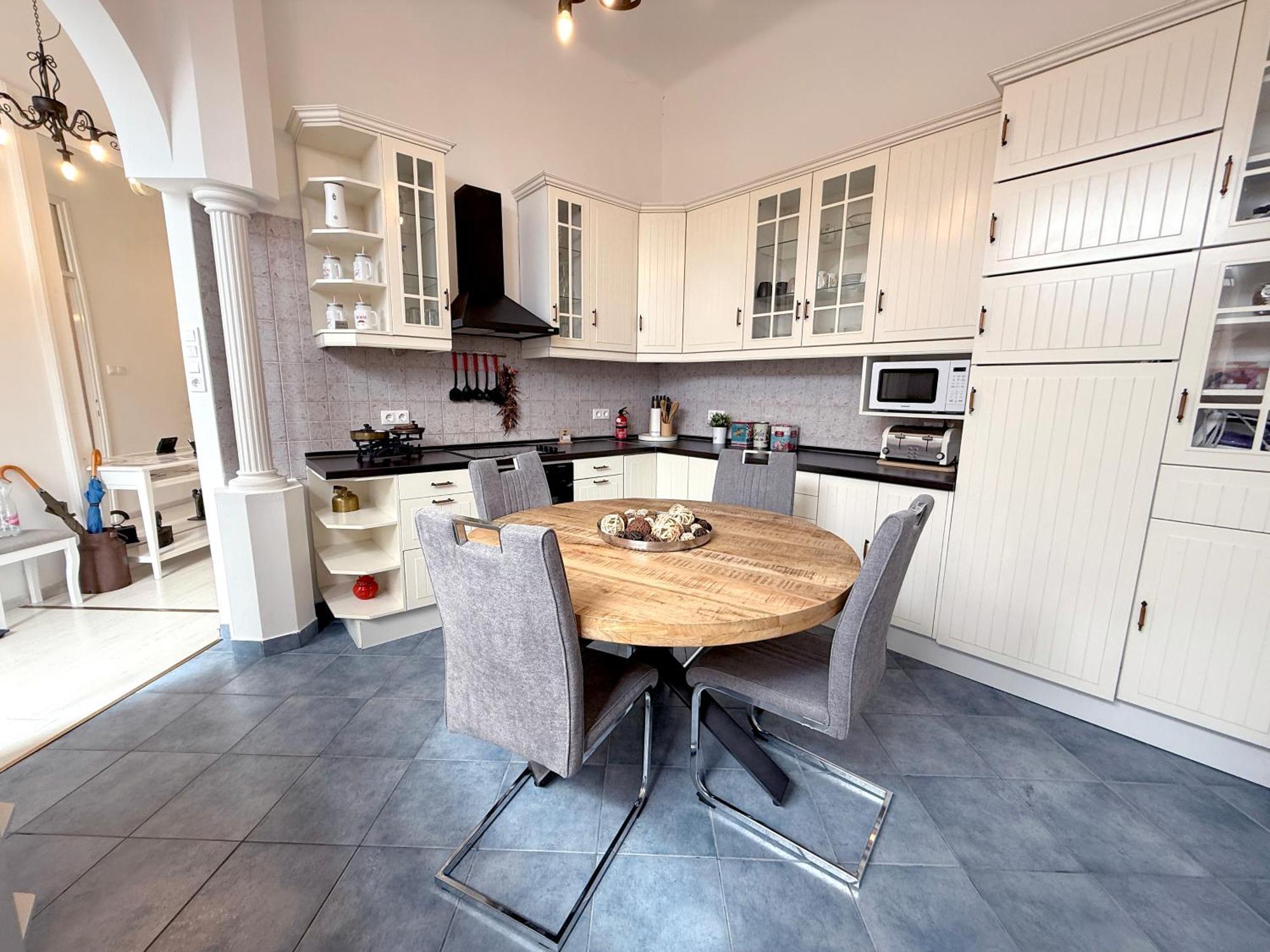 Apartamento Elegant 125m2 In Center Of *