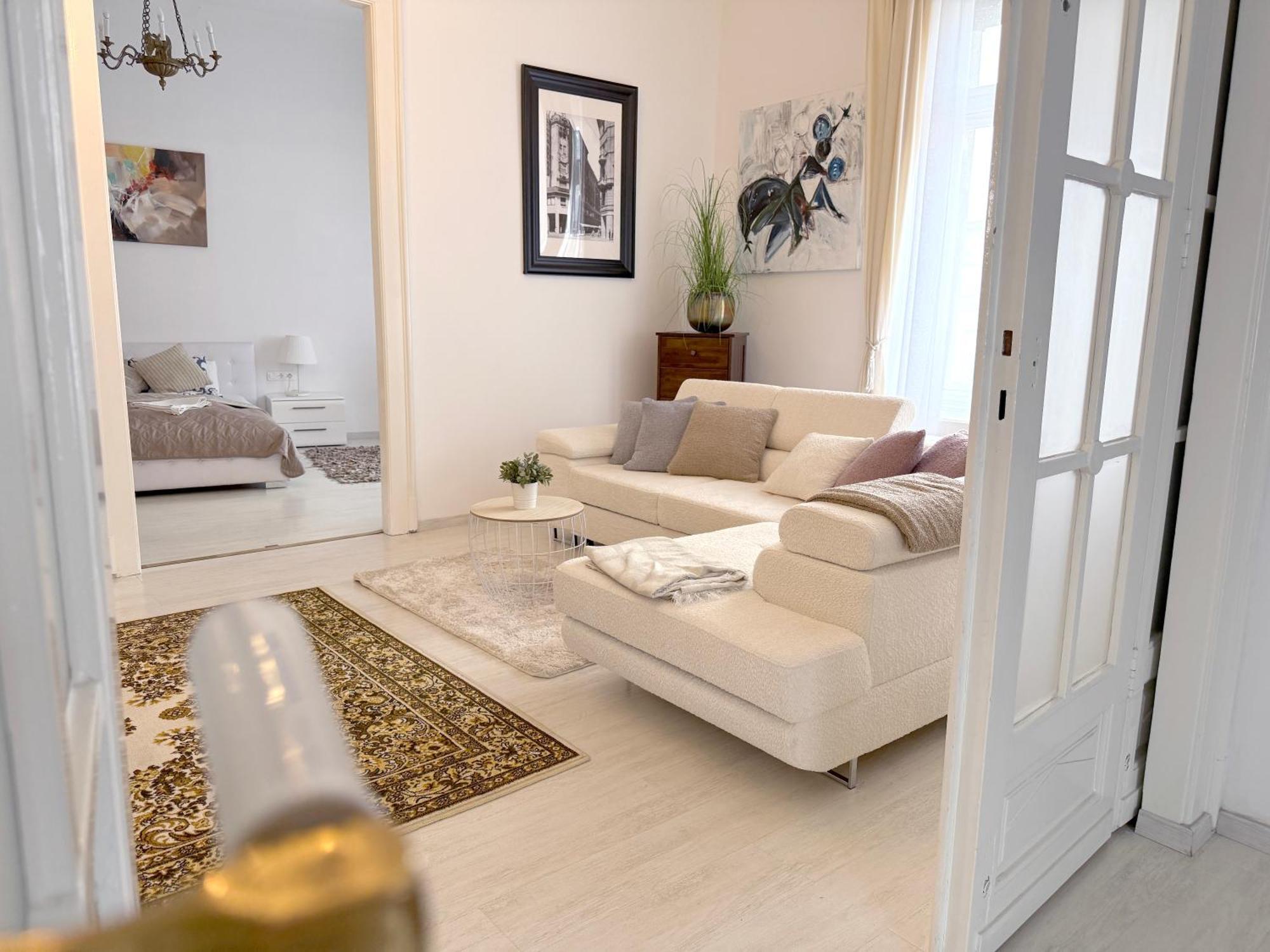 Elegant 125m2 In Center Of Budapešť