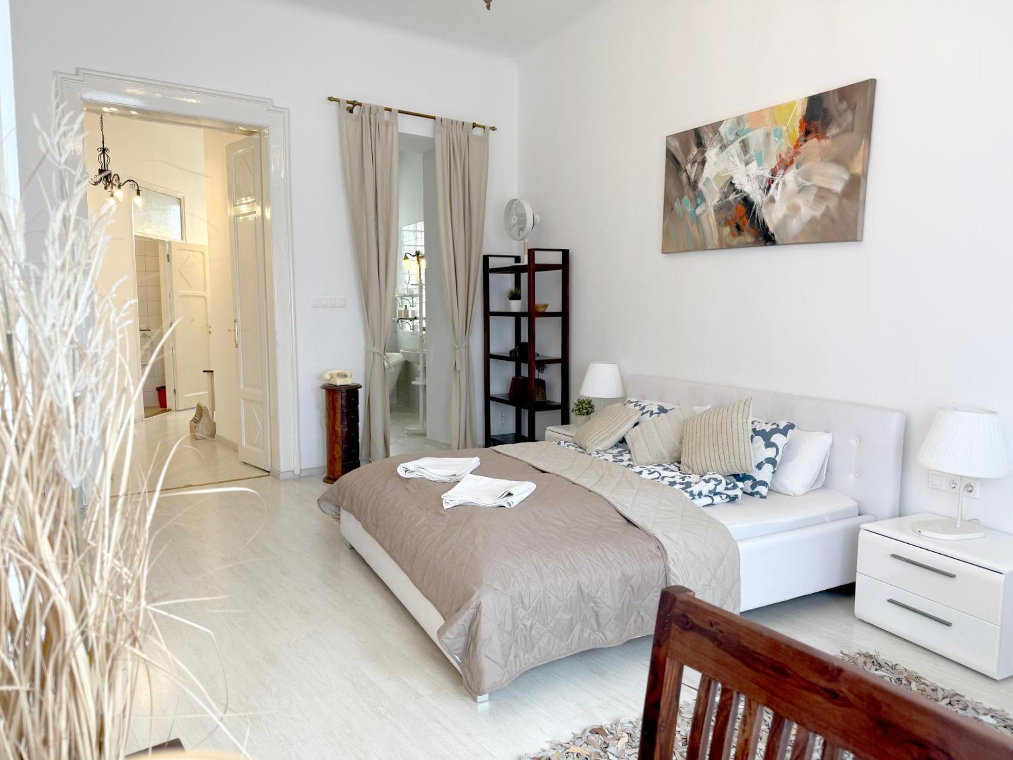 Elegant 125m2 In Center Of Budapest