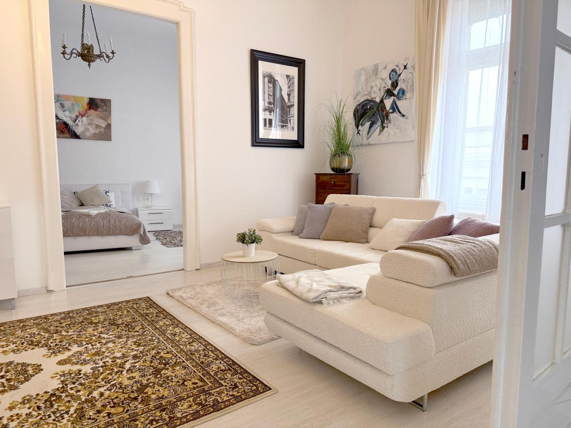 Elegant 125m2 In Center Of