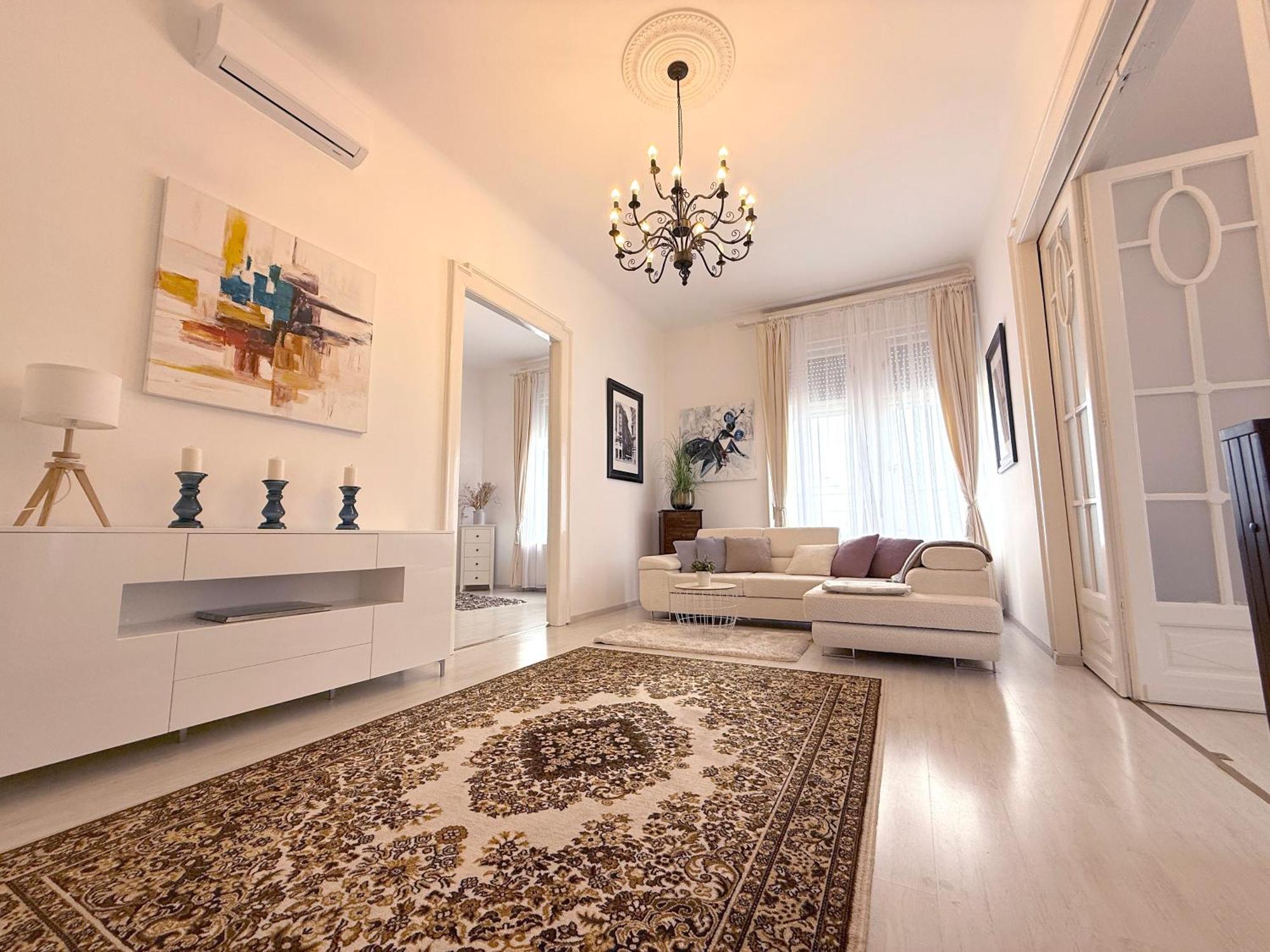 Elegant 125m2 In Center Of
