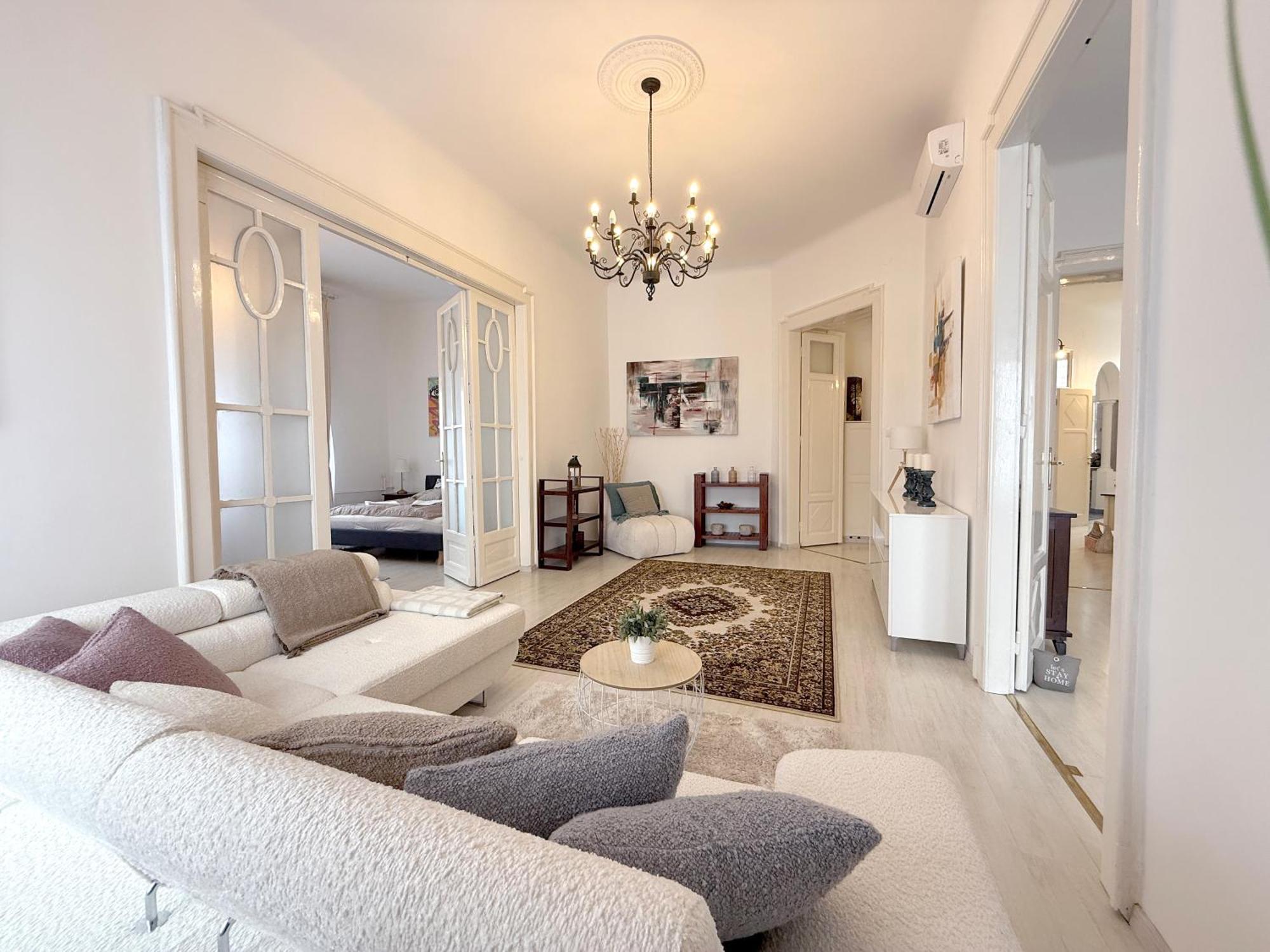 Elegant 125m2 In Center Of *