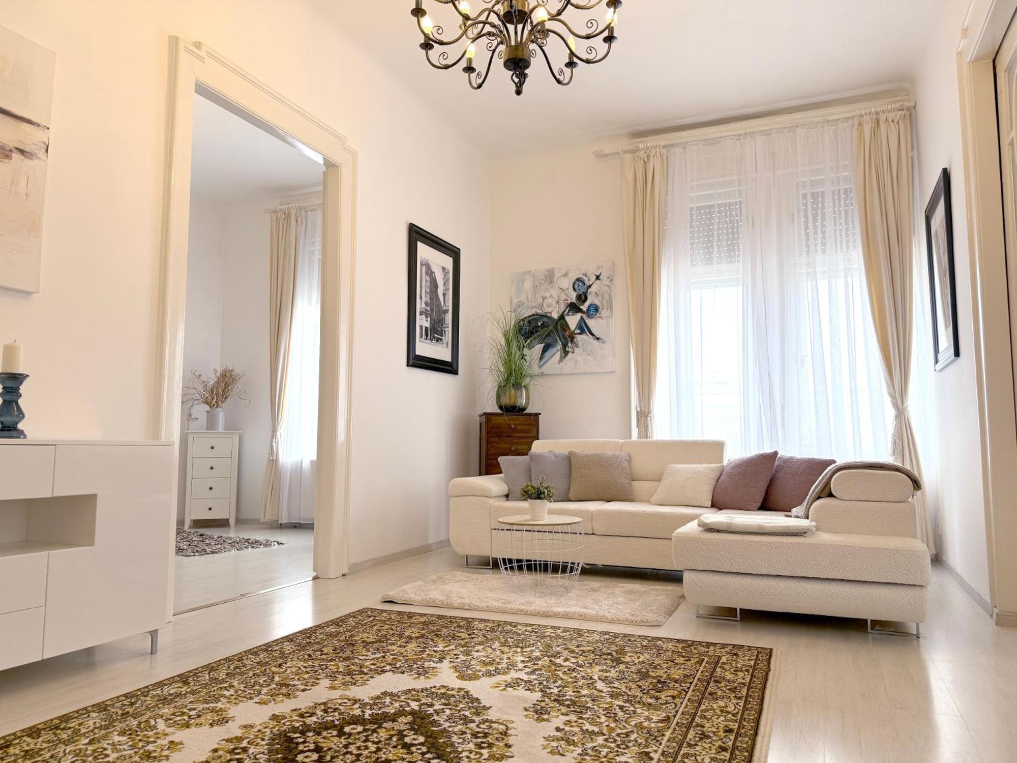 Elegant 125m2 In Center Of Budapest