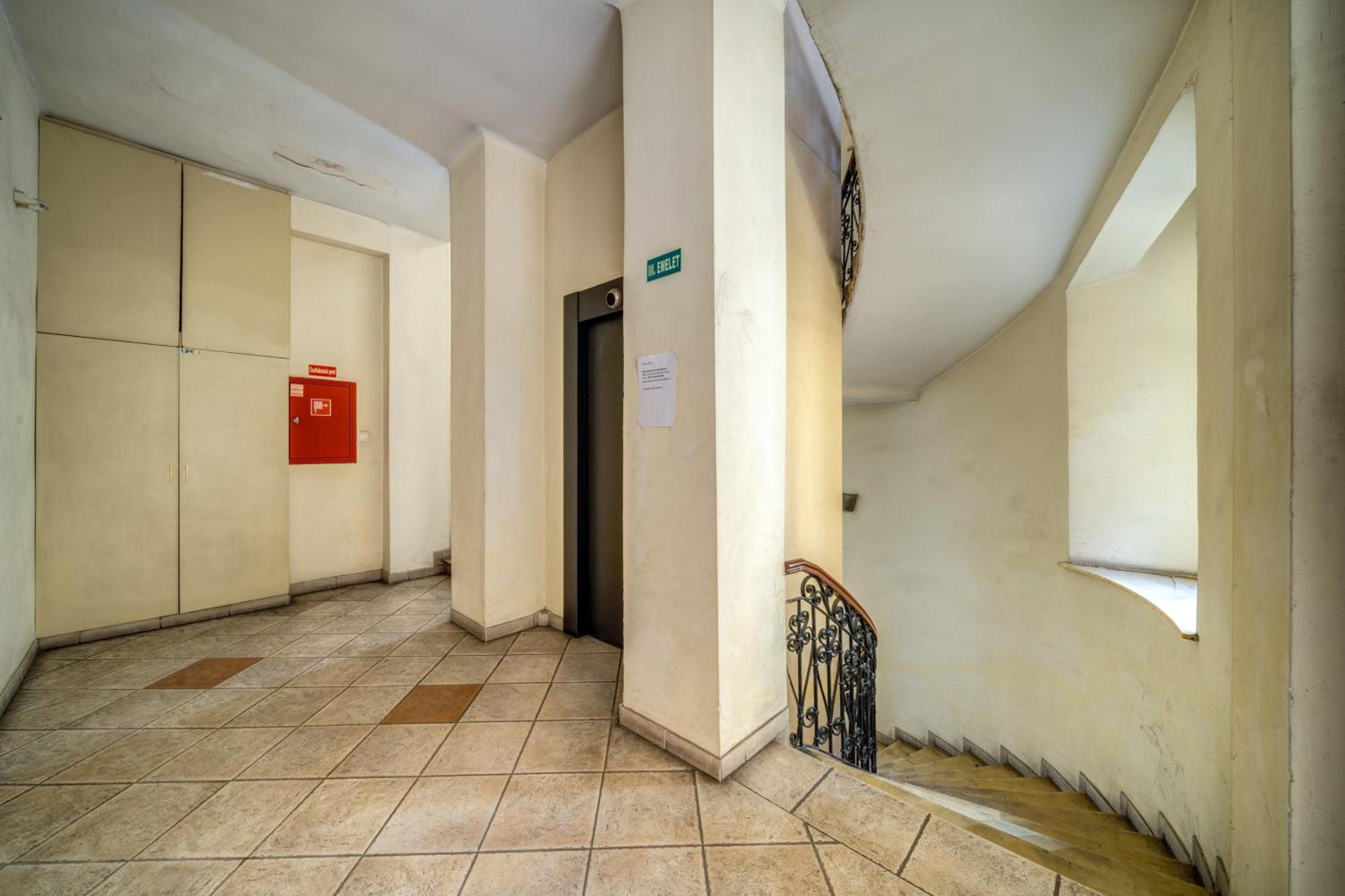 Dohany By Stn Apartment