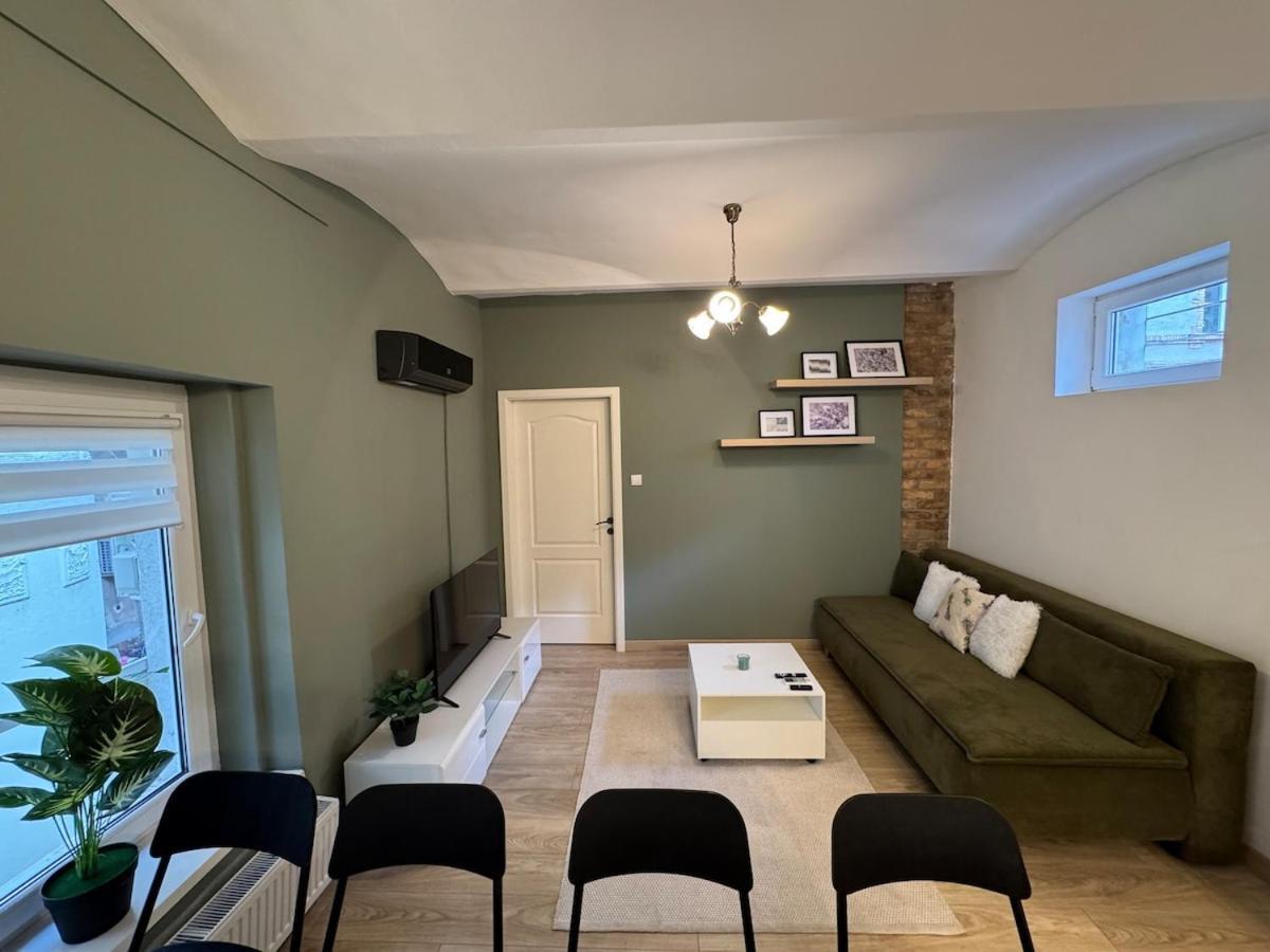 Apartamento V17 Duplex At Westend Mall