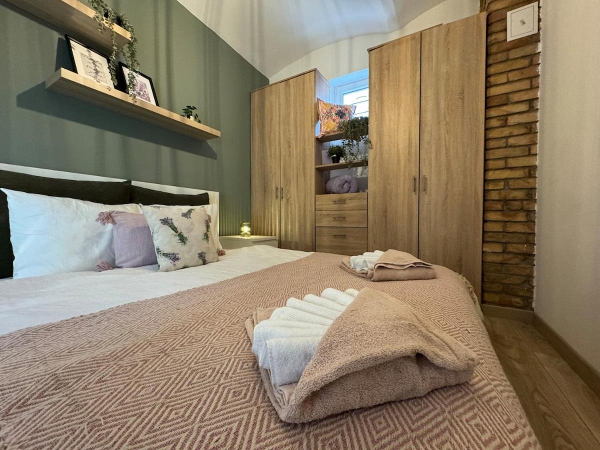 V17 Duplex At Westend Mall * Budapest