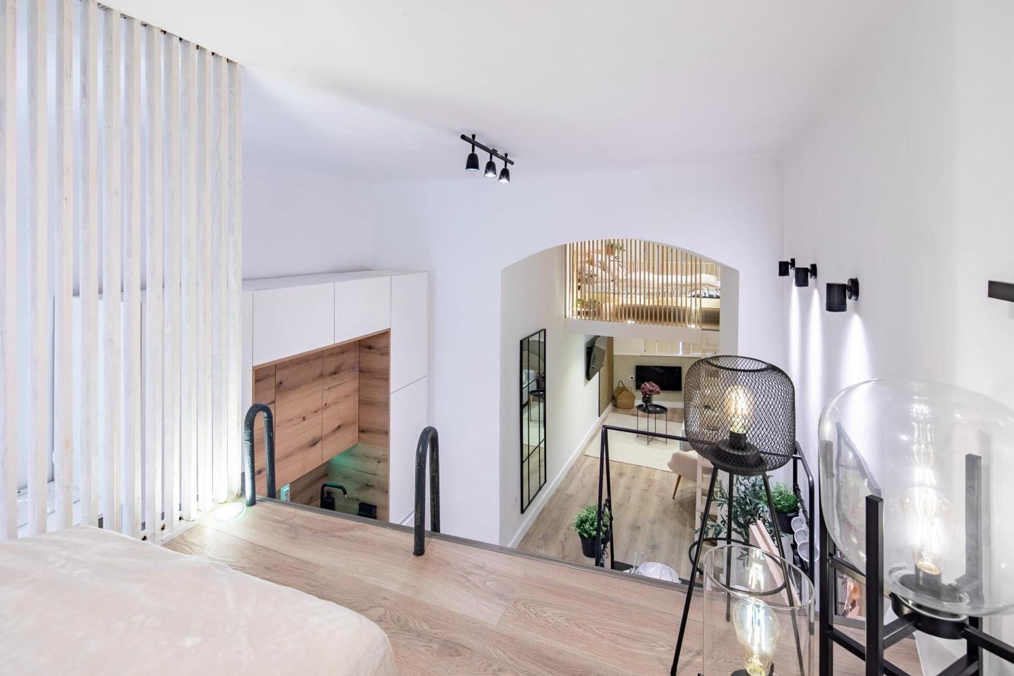 - Modern - Superb Style *