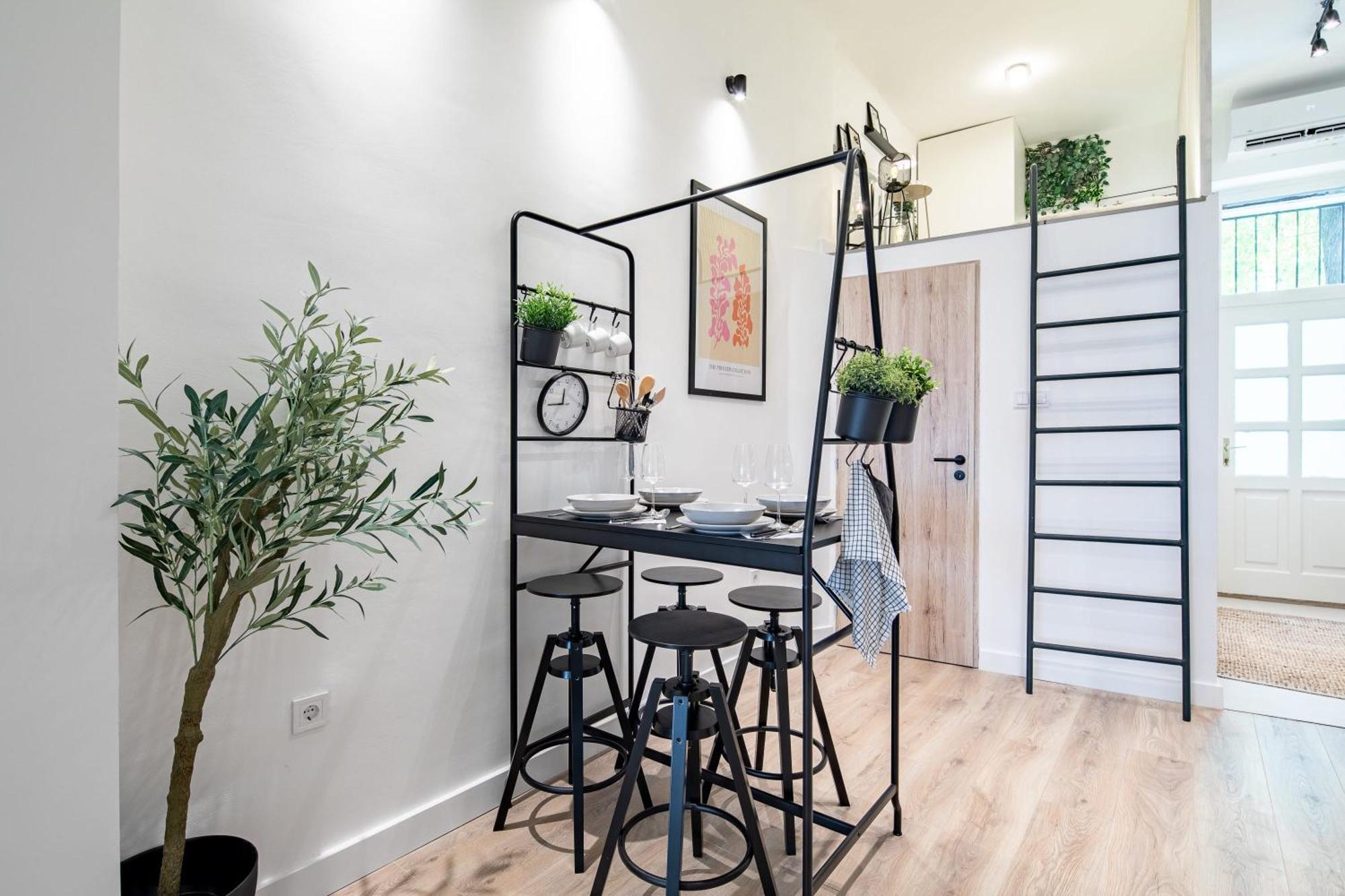 - Modern - Superb Style Apartment