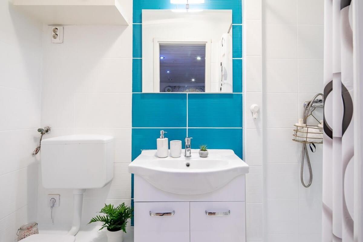 Charming Cozy Downtown Heaven For 2 Apartmán Budapešť