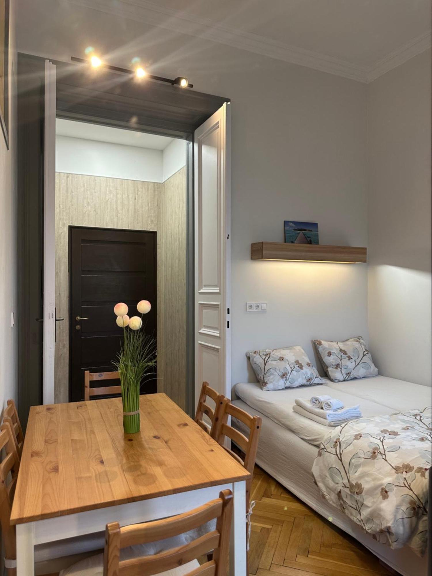 Apartment Saffron Center Panorama Balcony Budapest