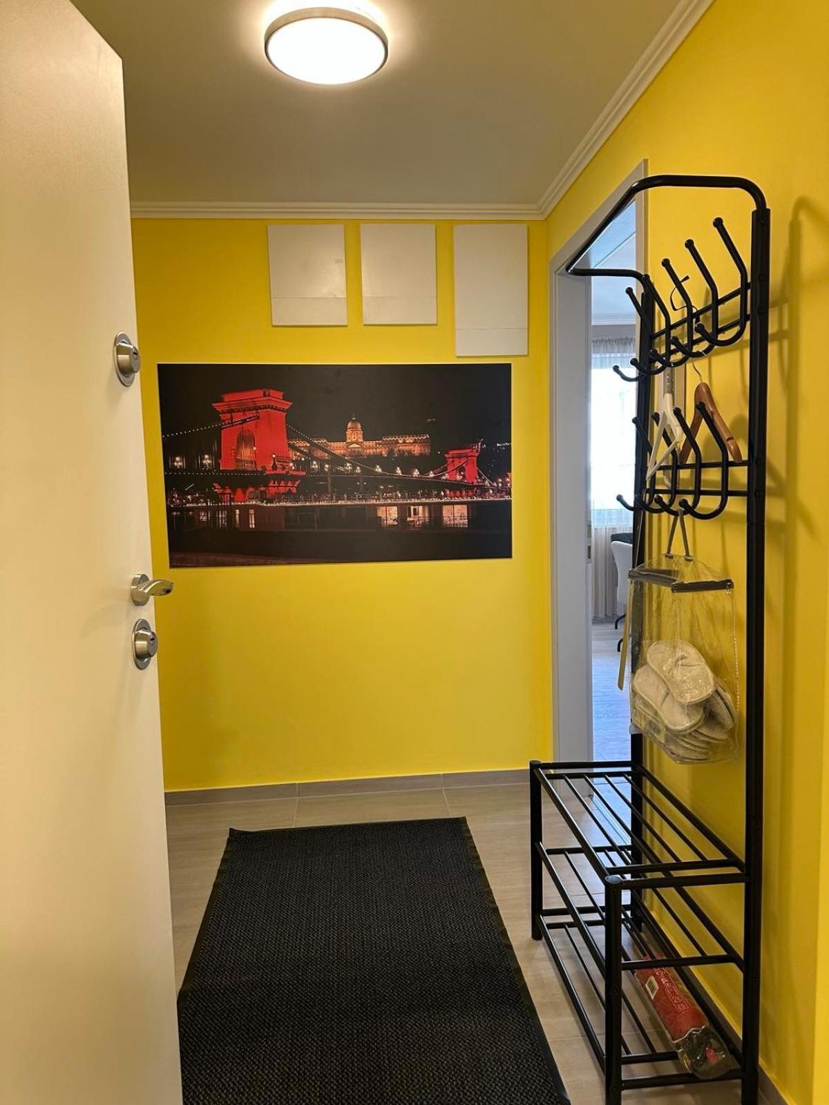 Appartamento Luxurious Bob With Private Parking Budapest