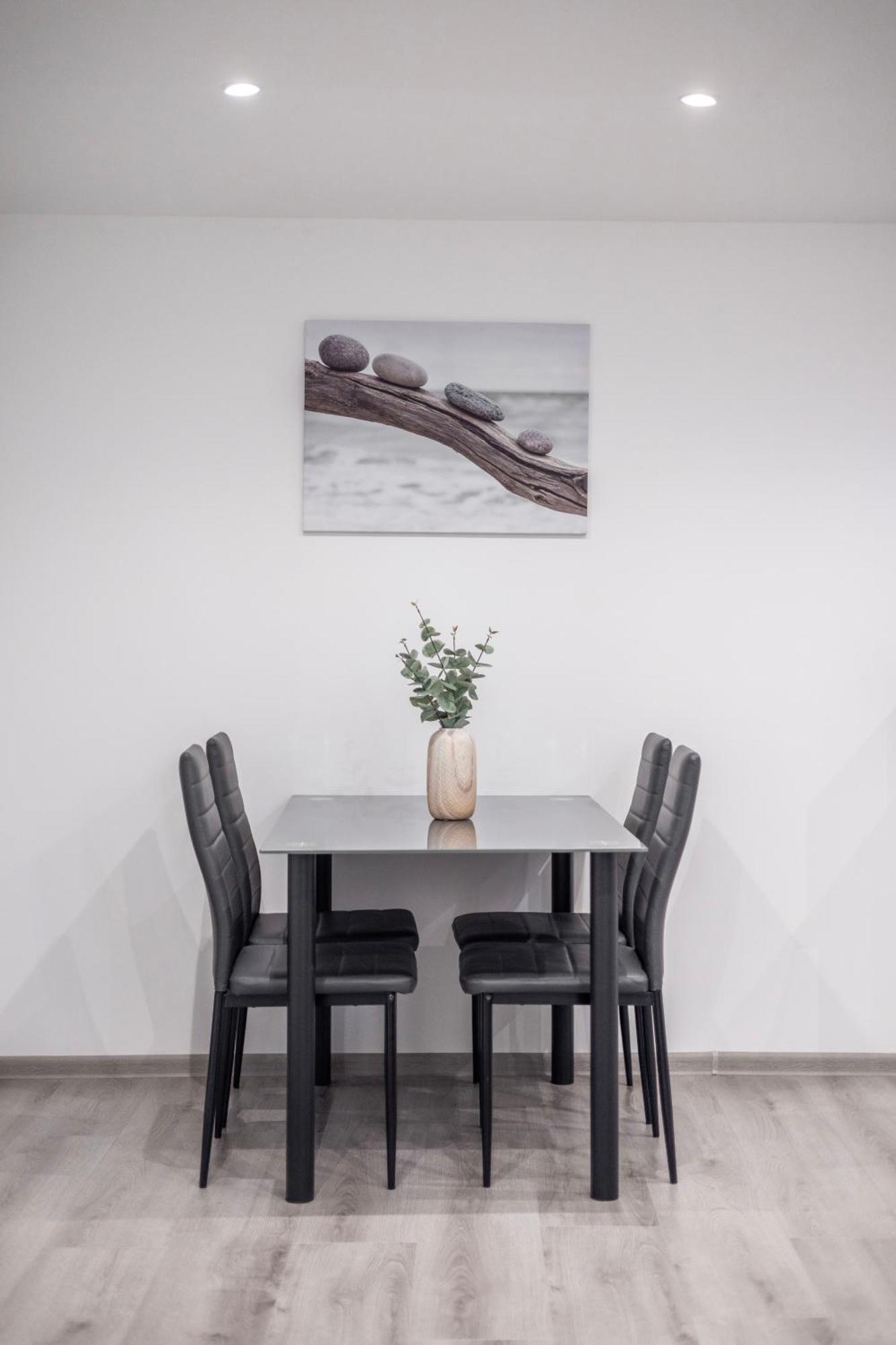 Apartamento Minimalistic & Cozy On Joseph Boulevard