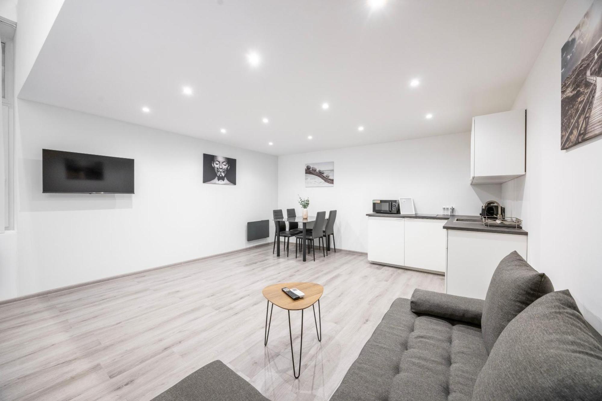 Minimalistic & Cozy On Joseph Boulevard Apartamento *