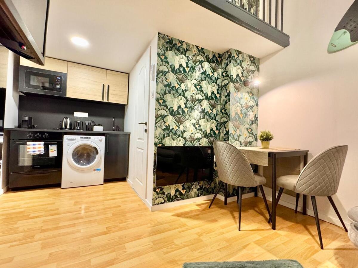 Rock Mary's Mini Apartment *