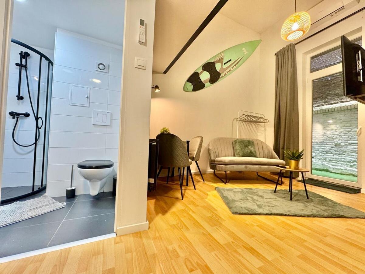 Rock Mary's Mini Apartment