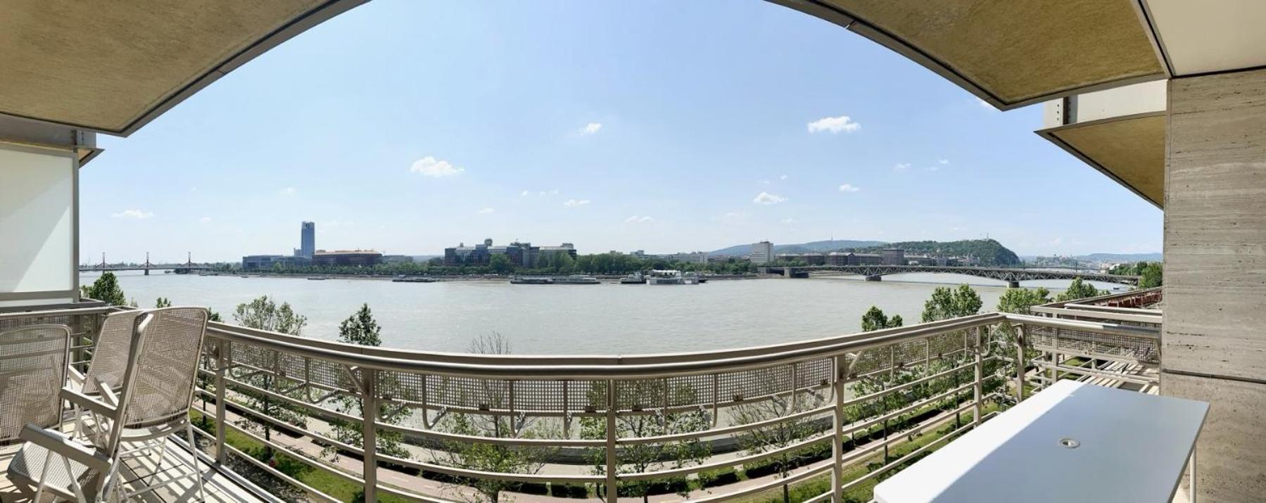 Lägenhet Luxury With A Beautiful View Of The Danube, Free - Wellness And Car Parking In The Center Of The *