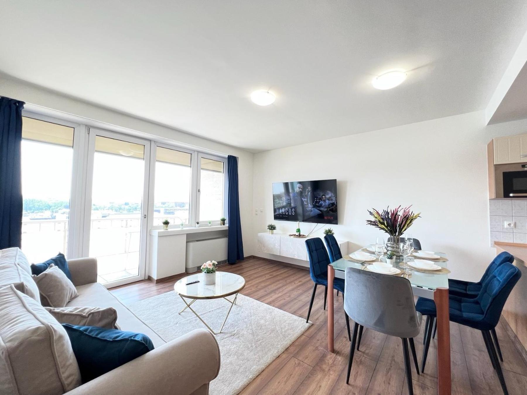 Lägenhet Luxury With A Beautiful View Of The Danube, Free - Wellness And Car Parking In The Center Of The