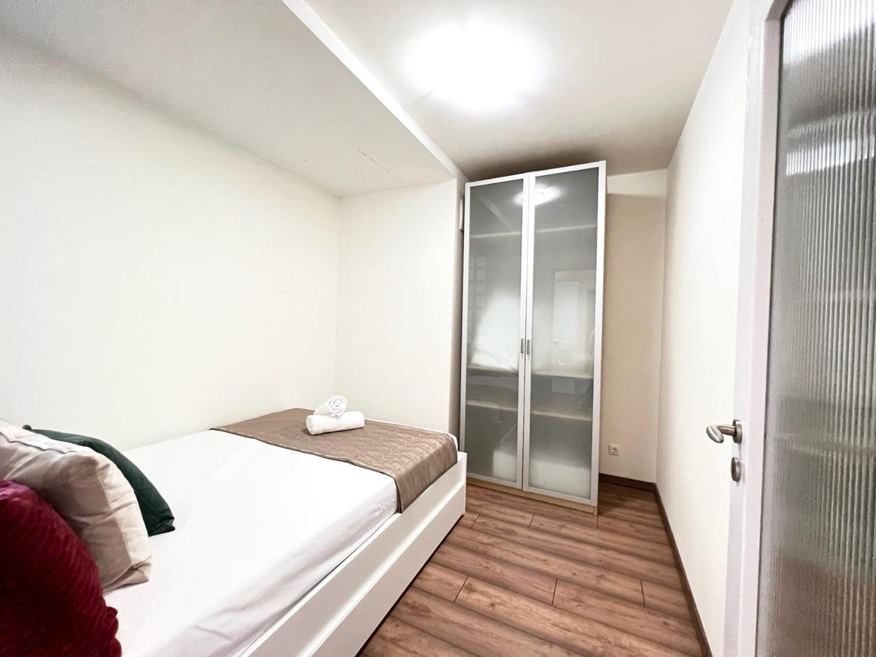Luxury With A Beautiful View Of The Danube, Free - Wellness And Car Parking In The Center Of The Apartamento *
