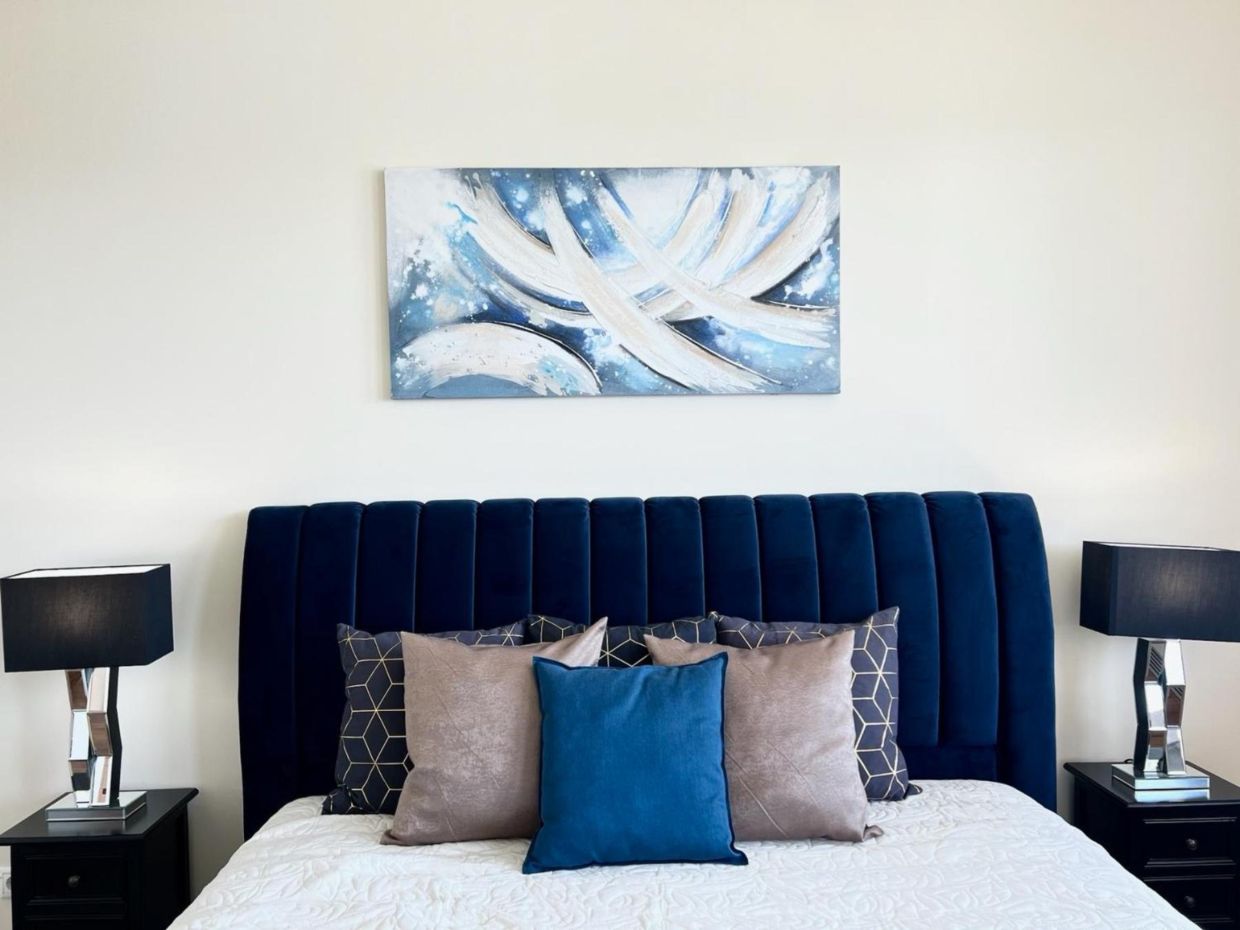 Luxury With A Beautiful View Of The Danube, Free - Wellness And Car Parking In The Center Of The Lägenhet *