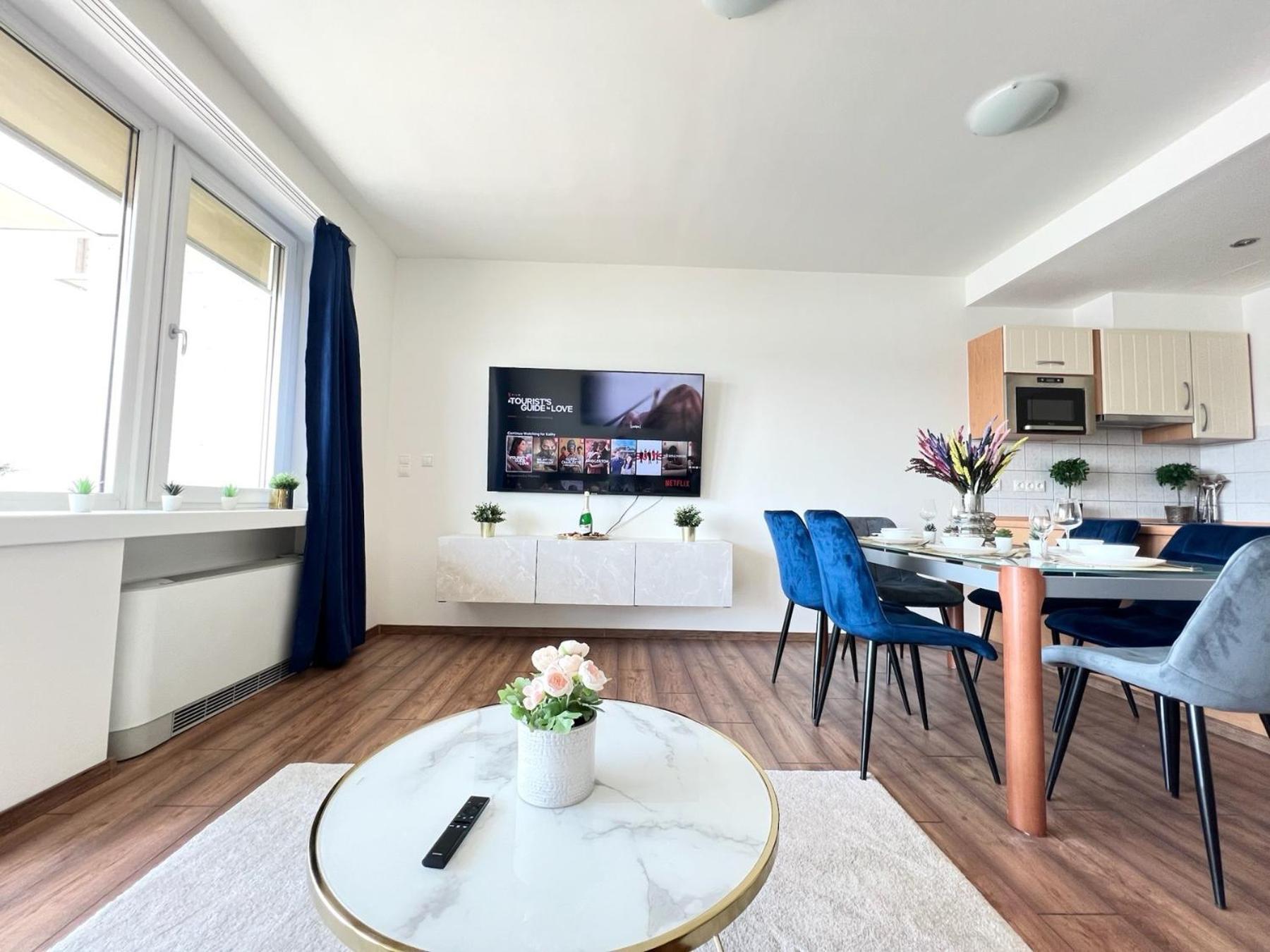 Luxury With A Beautiful View Of The Danube, Free - Wellness And Car Parking In The Center Of The Lägenhet Budapest