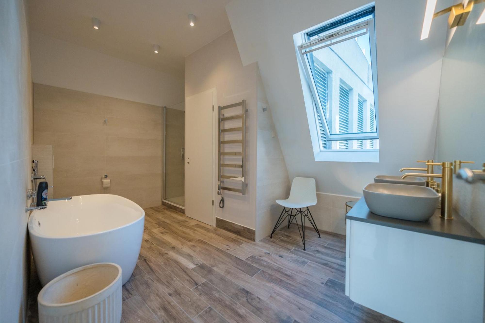 Luxury 5 Bedroom 5 Bathroom Penthouse By The Opera Budapest