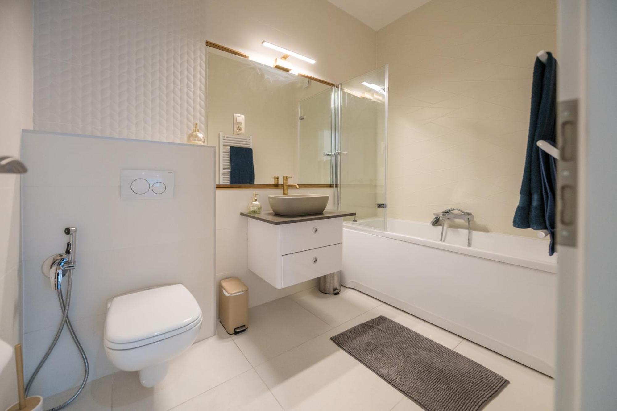 Luxury 5 Bedroom 5 Bathroom Penthouse By The Opera * Budapest